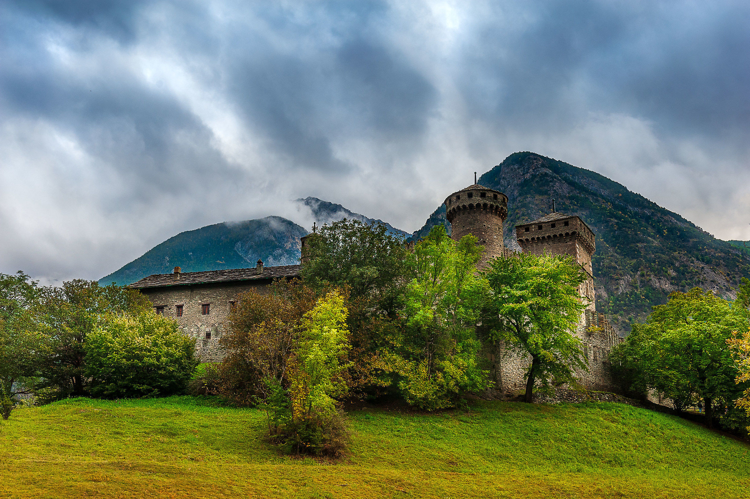 Clouds at the castle