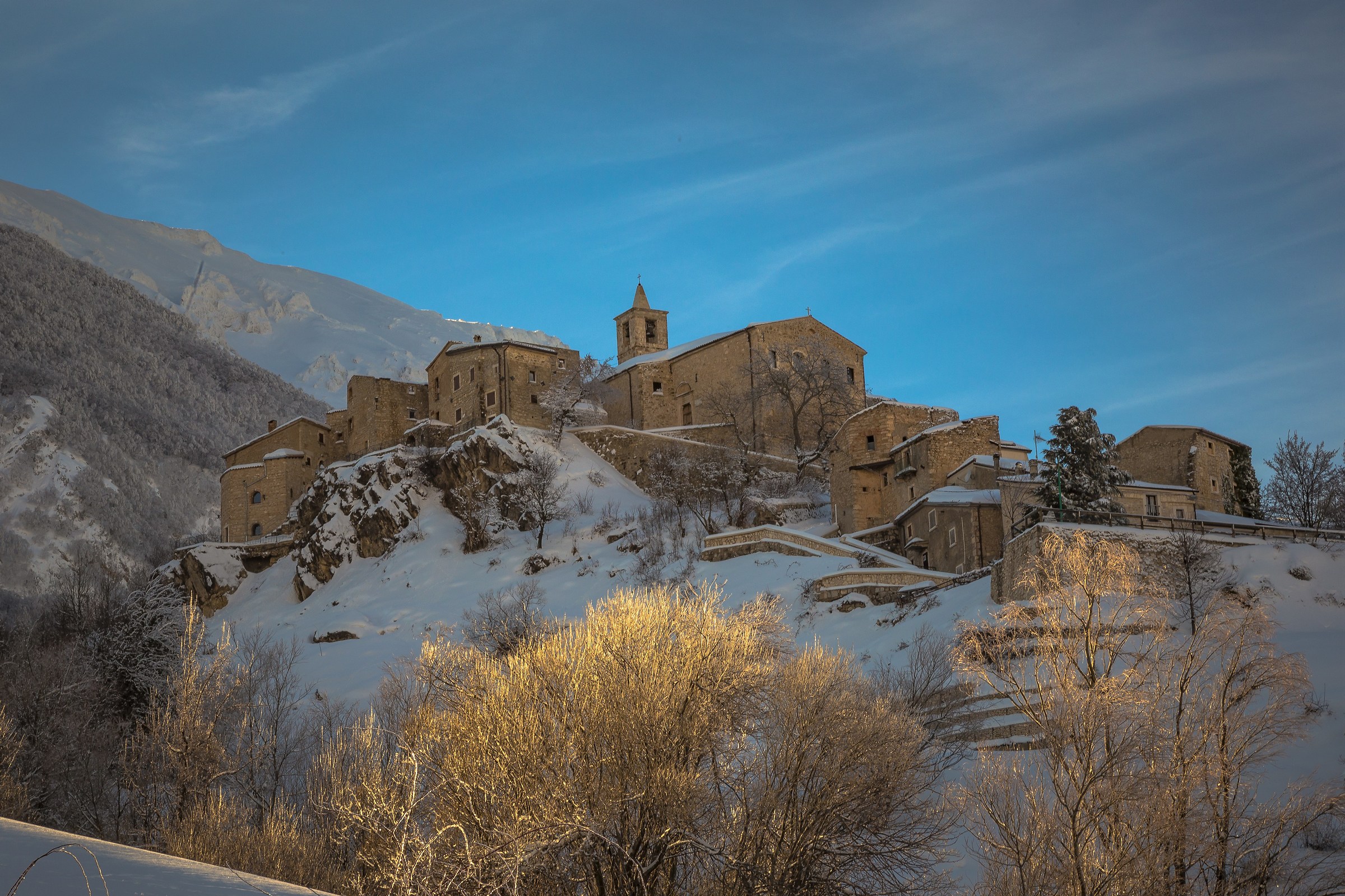 un paese meraviglioso roccacaramanico abruzzo