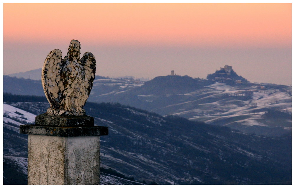 Sunset towards the castle of Rossena