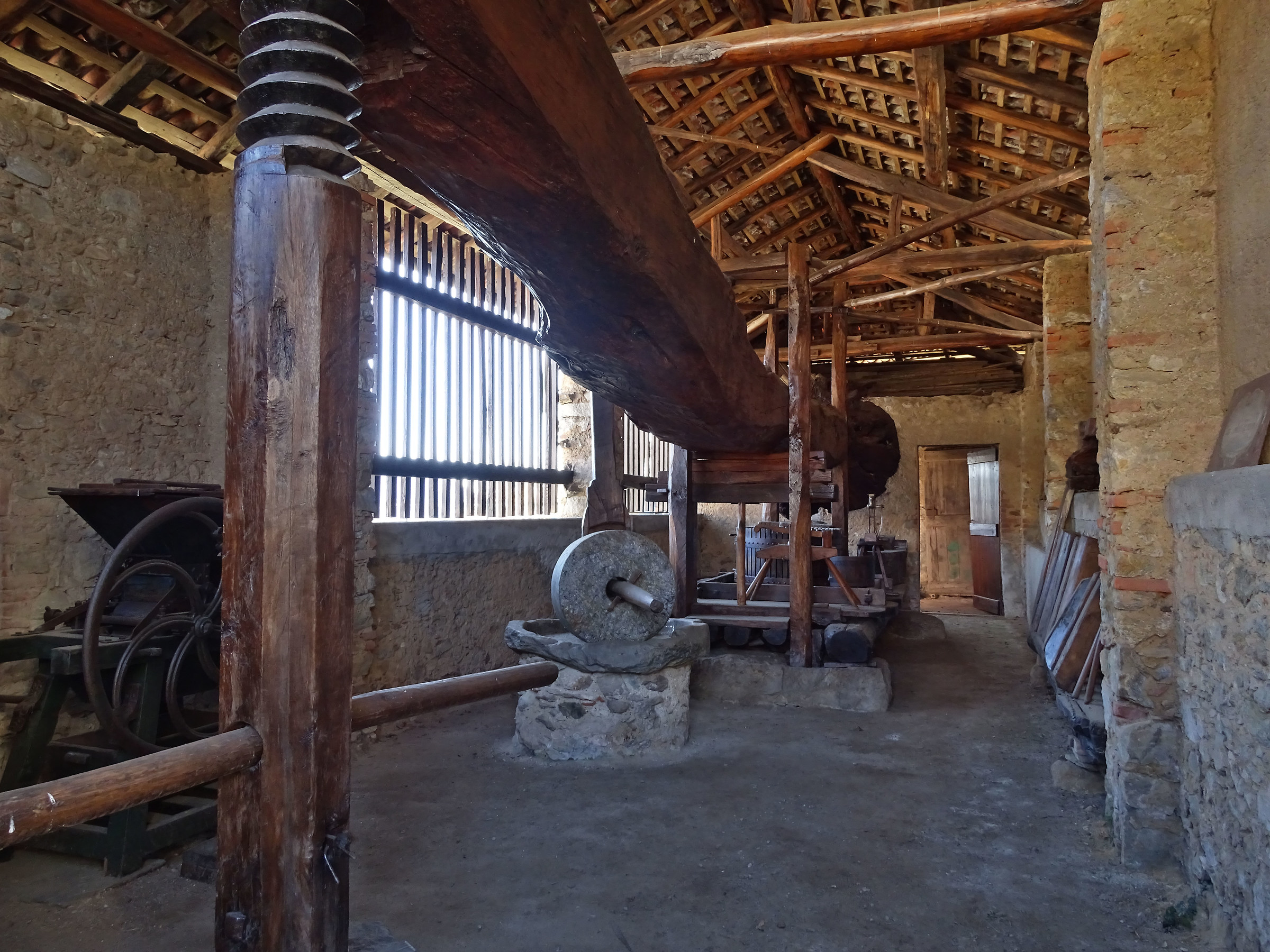 Un vecchio torchio in HDR (3 esp.)