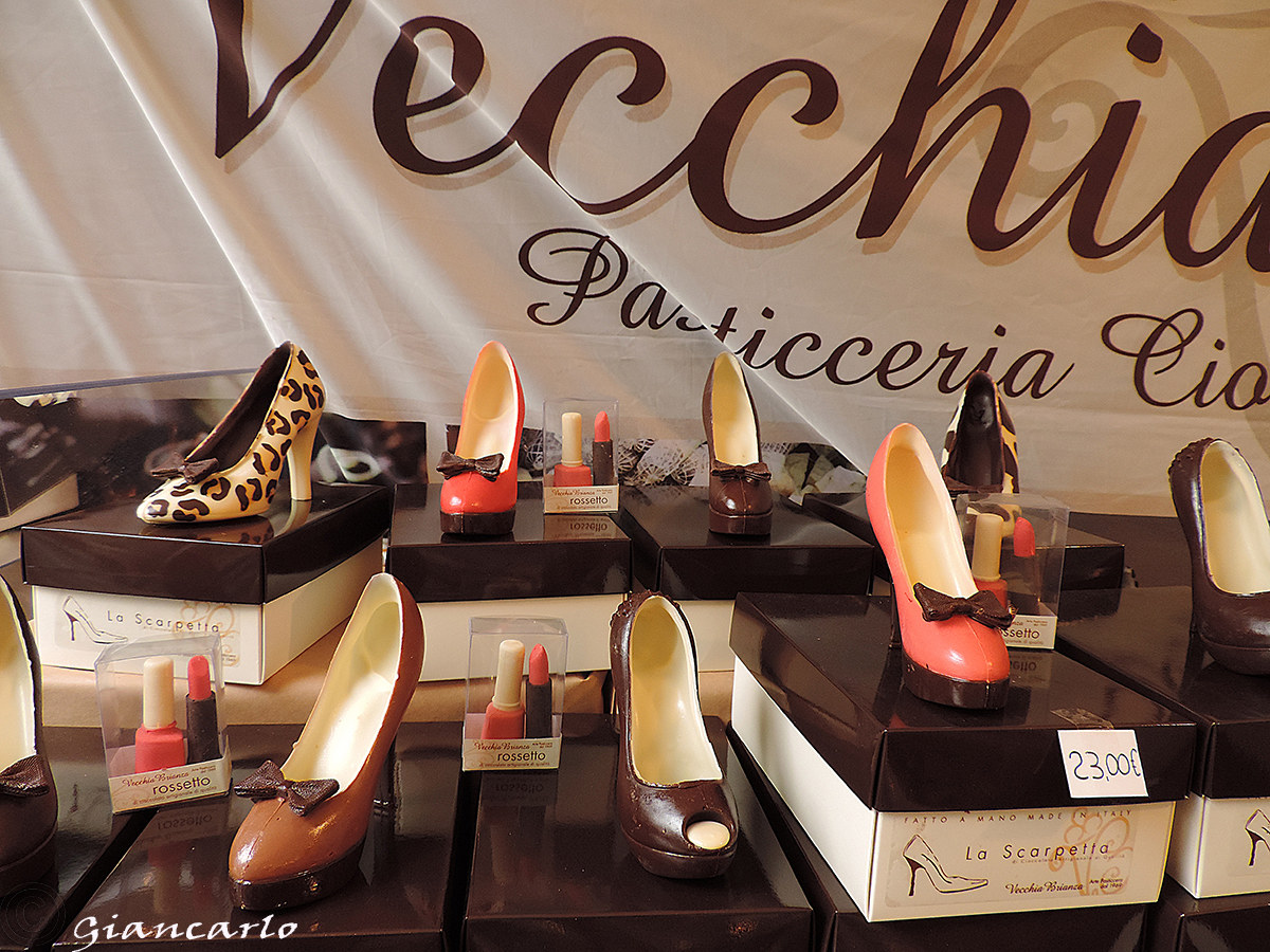 Even walking is always the moment of chocolate