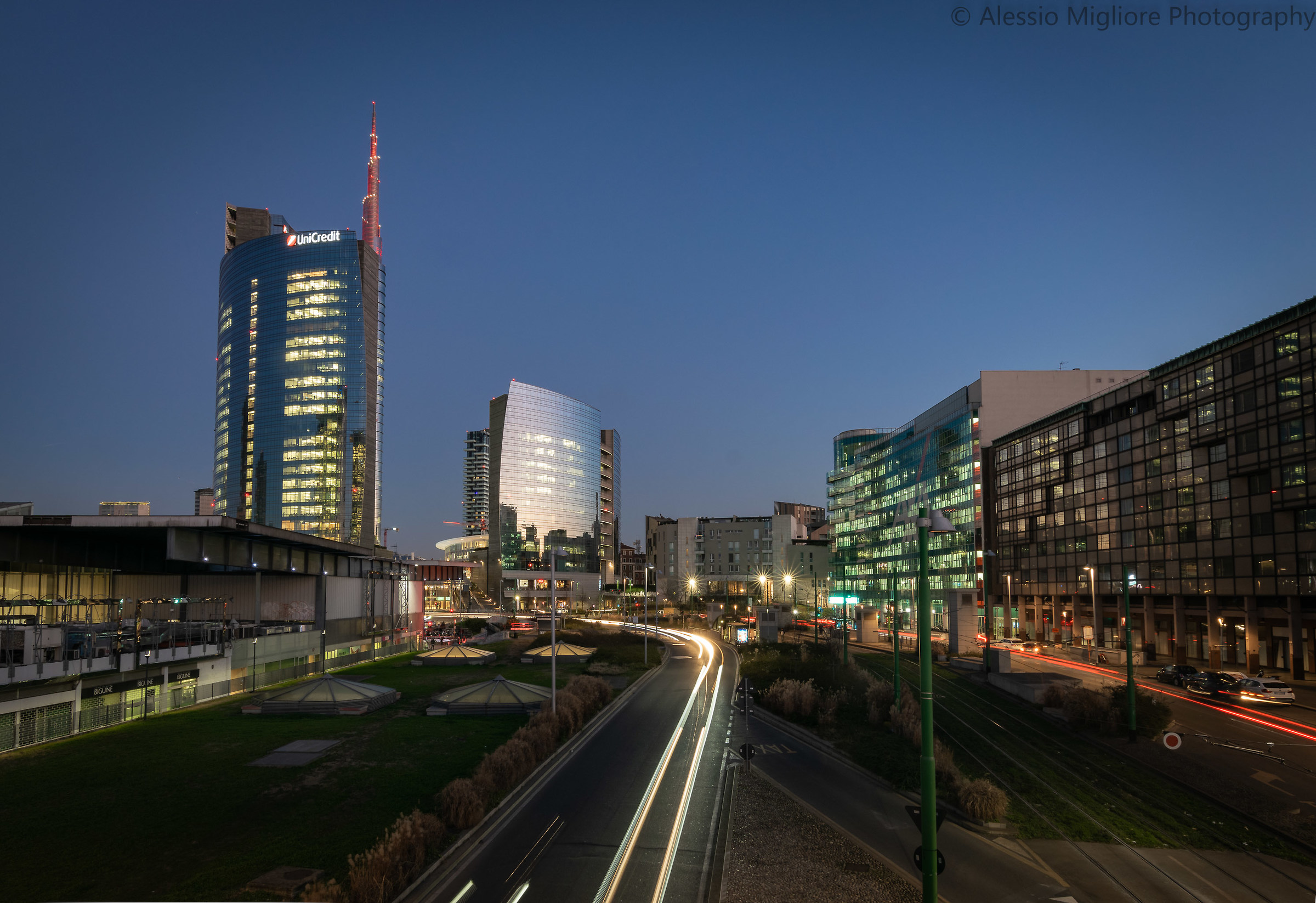 Verso Piazza Gae Aulenti , Milan