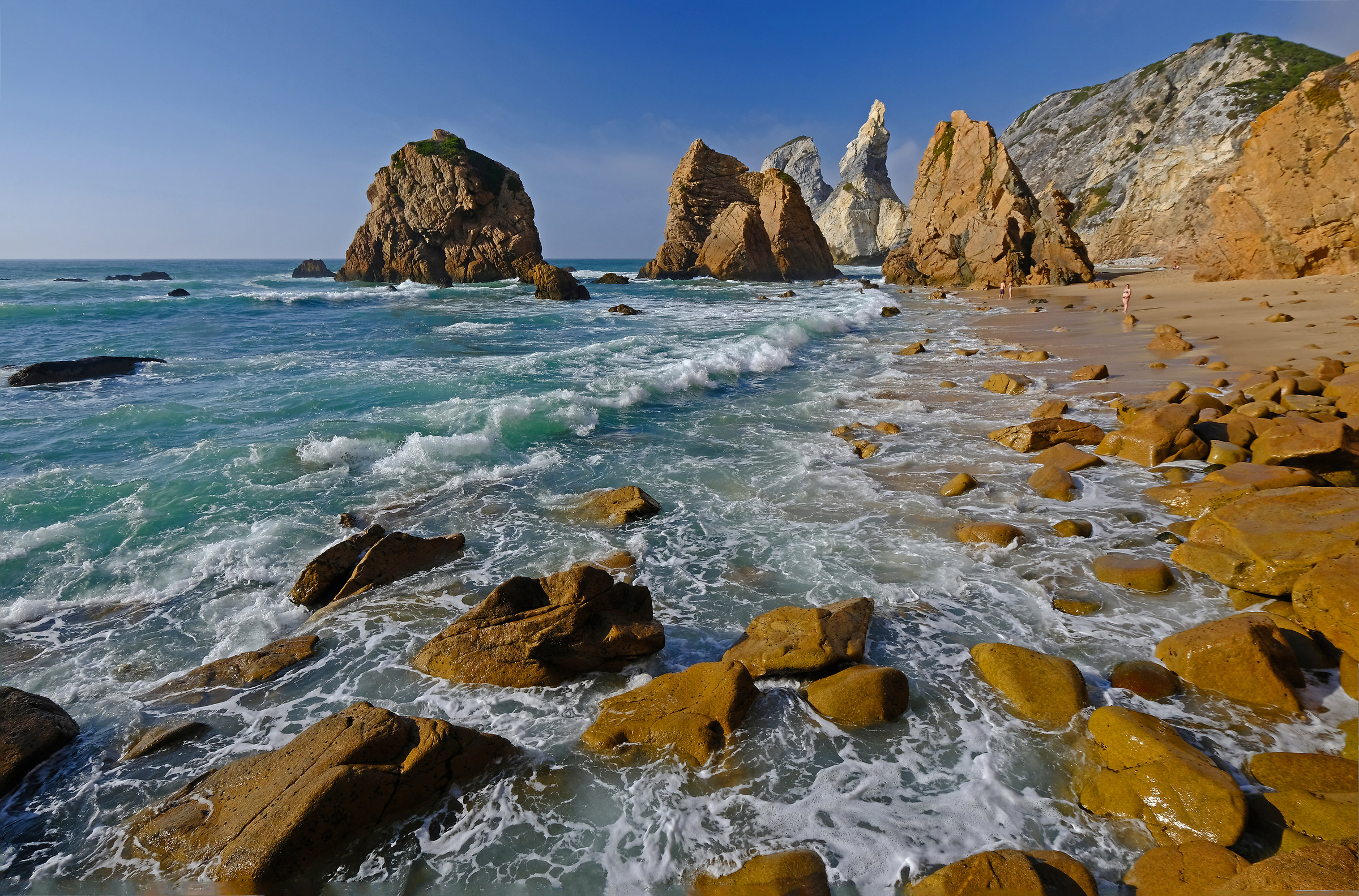 Praia da Ursa: The Kingdom of the stone Giants