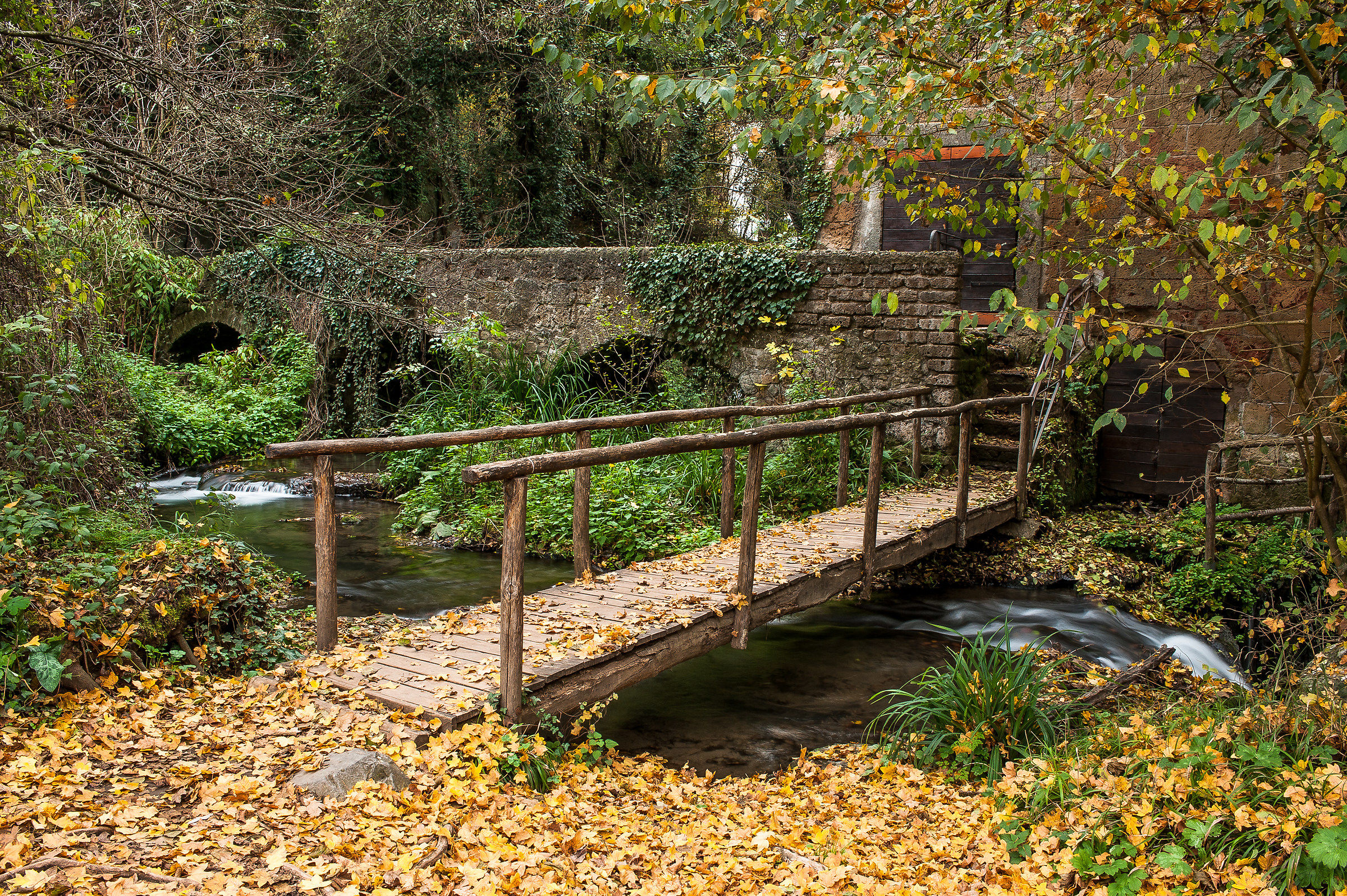 Calcata (Vt)-Ponticello sul fiume Treja
