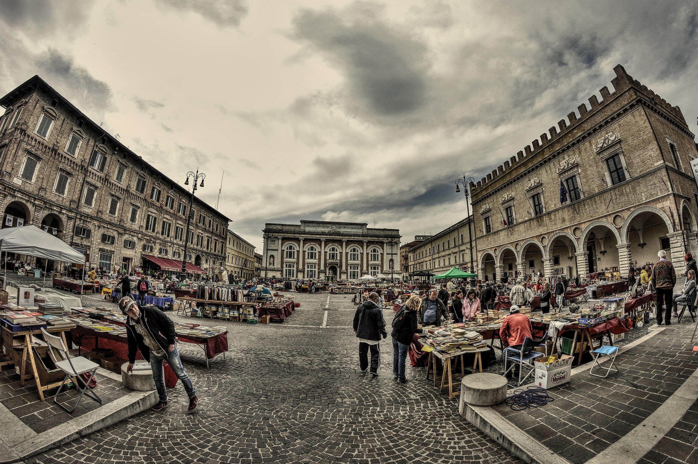 Piazza del Popolo, Pesaro