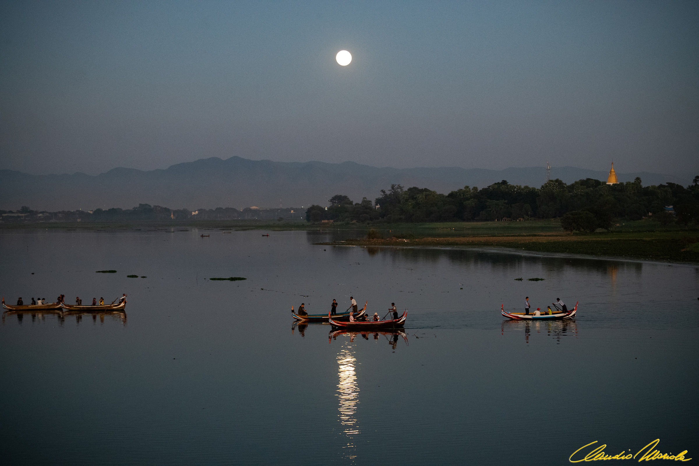 Moonlight on Taungthaman Lake