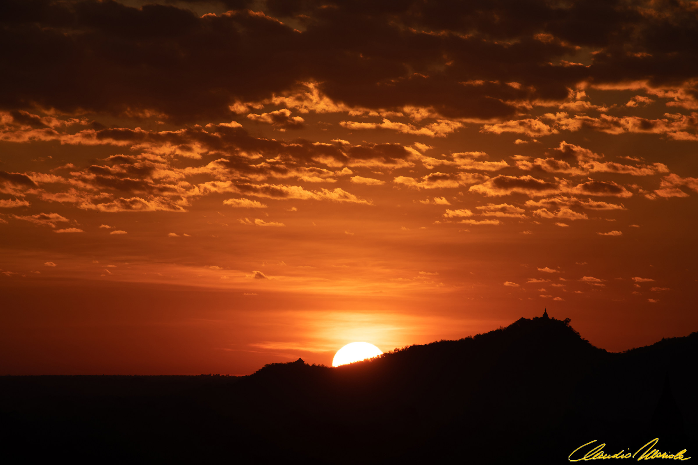 One more sunrise in Bagan