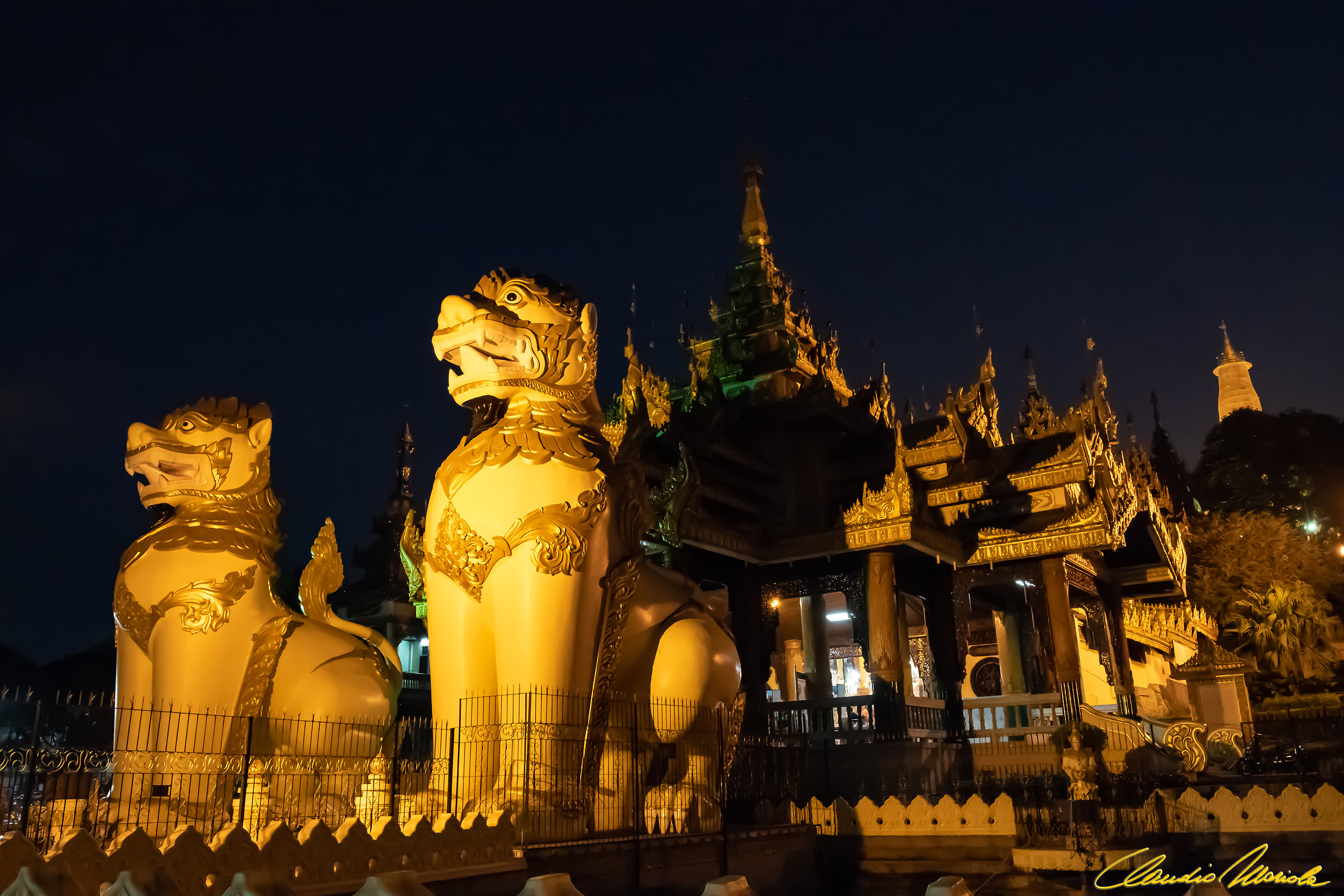 Shwedagon Pagoda Gate