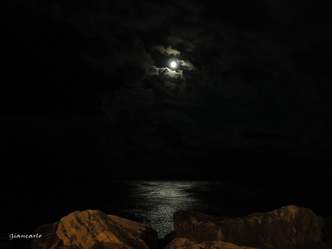 From up there someone looks at us..