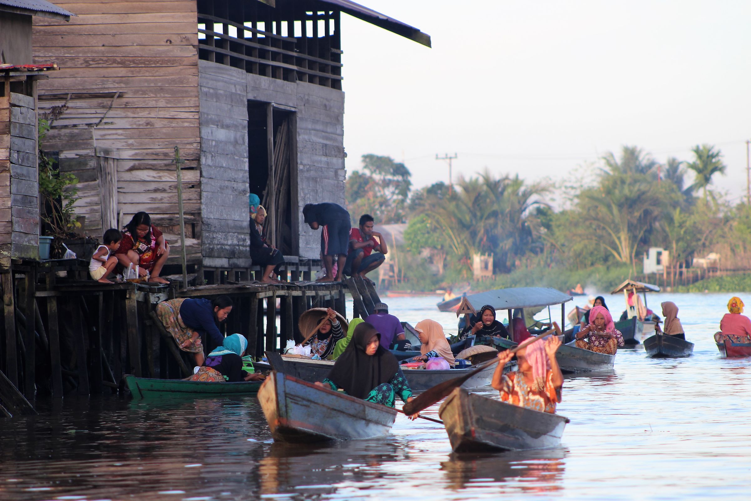 Mercato galleggiante di Banjarmasin Kalimantan