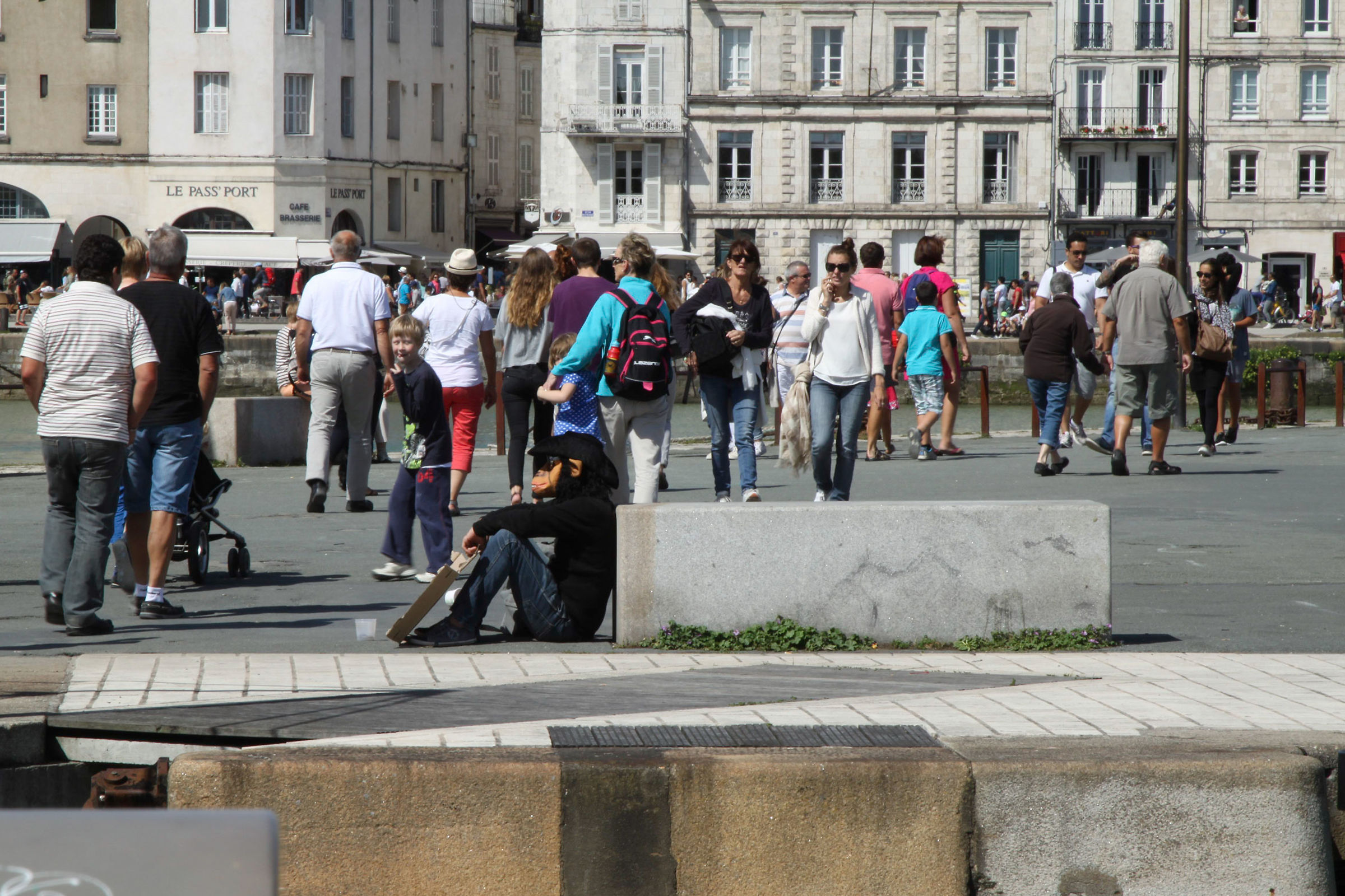 La Rochelle, people and gorillas