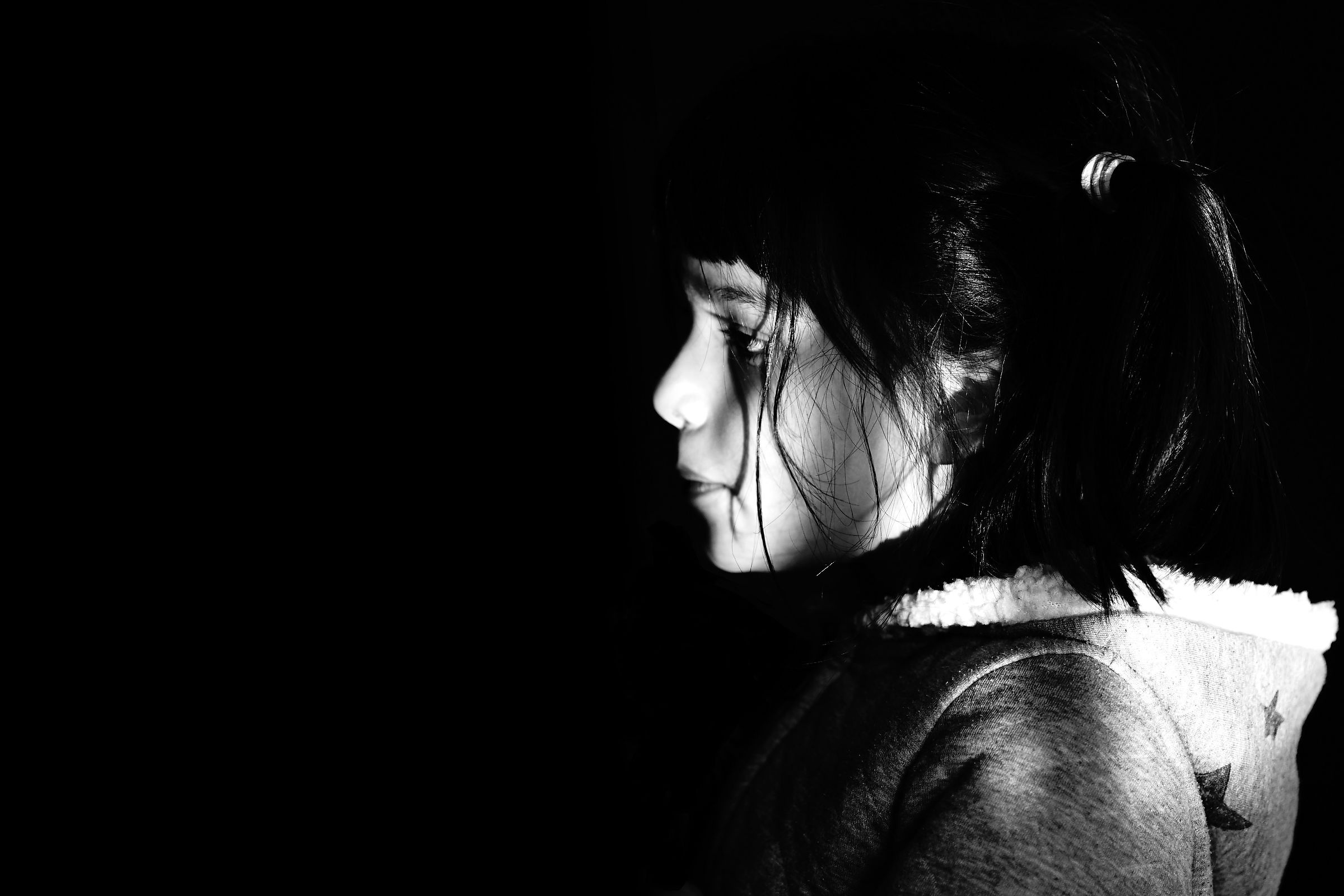 La poca luce che si allunga pur di toccarti il viso...