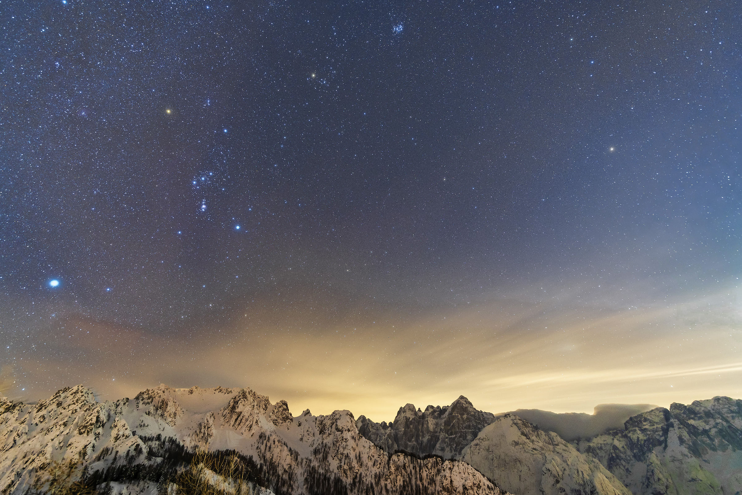 The night arrives in the Julian Alps (Jof Fuart and Montasi