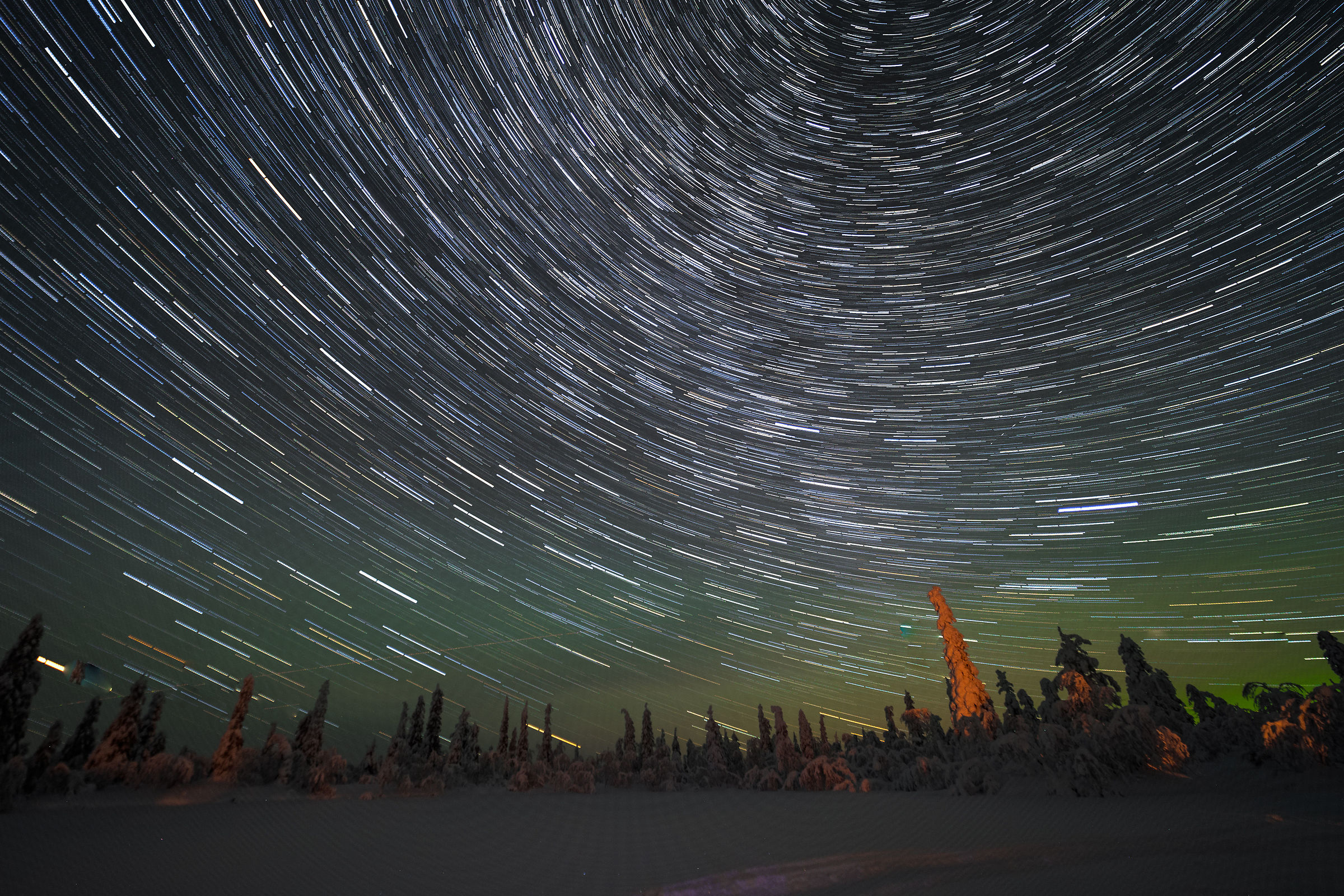 Aurora Borealis e star trail