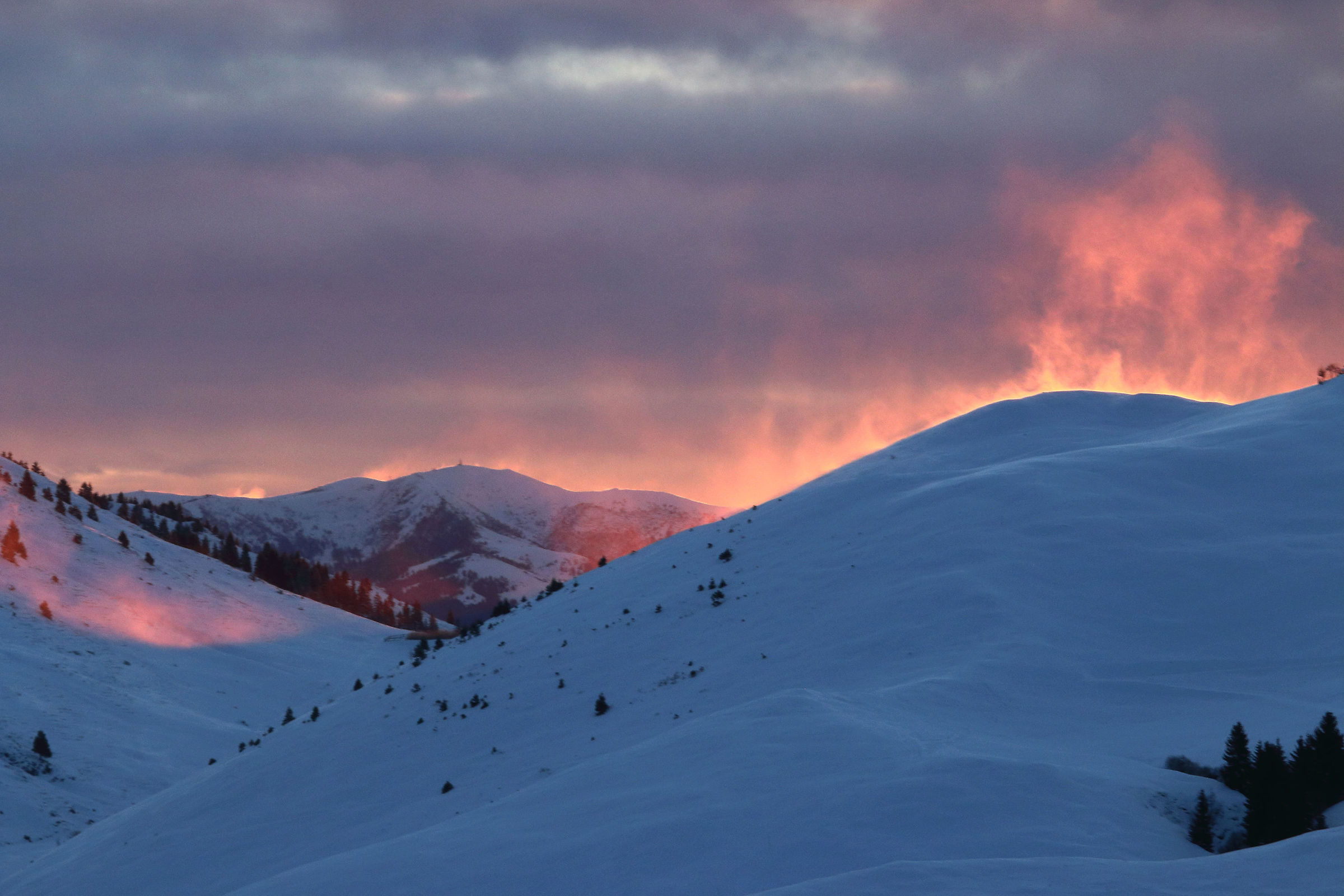 Windy Sunrise from the Formic