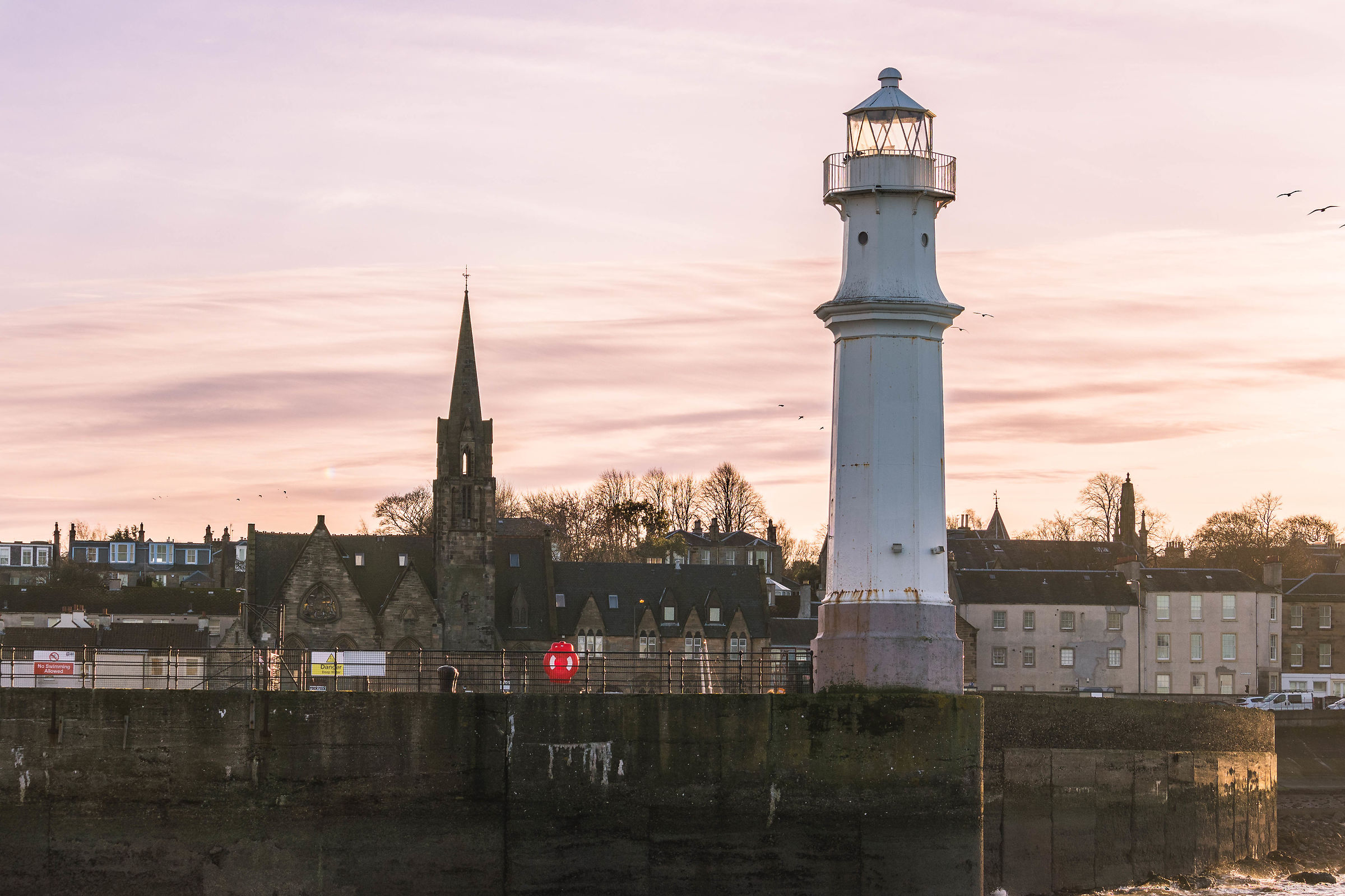 Newhaven Quay Lighthouse