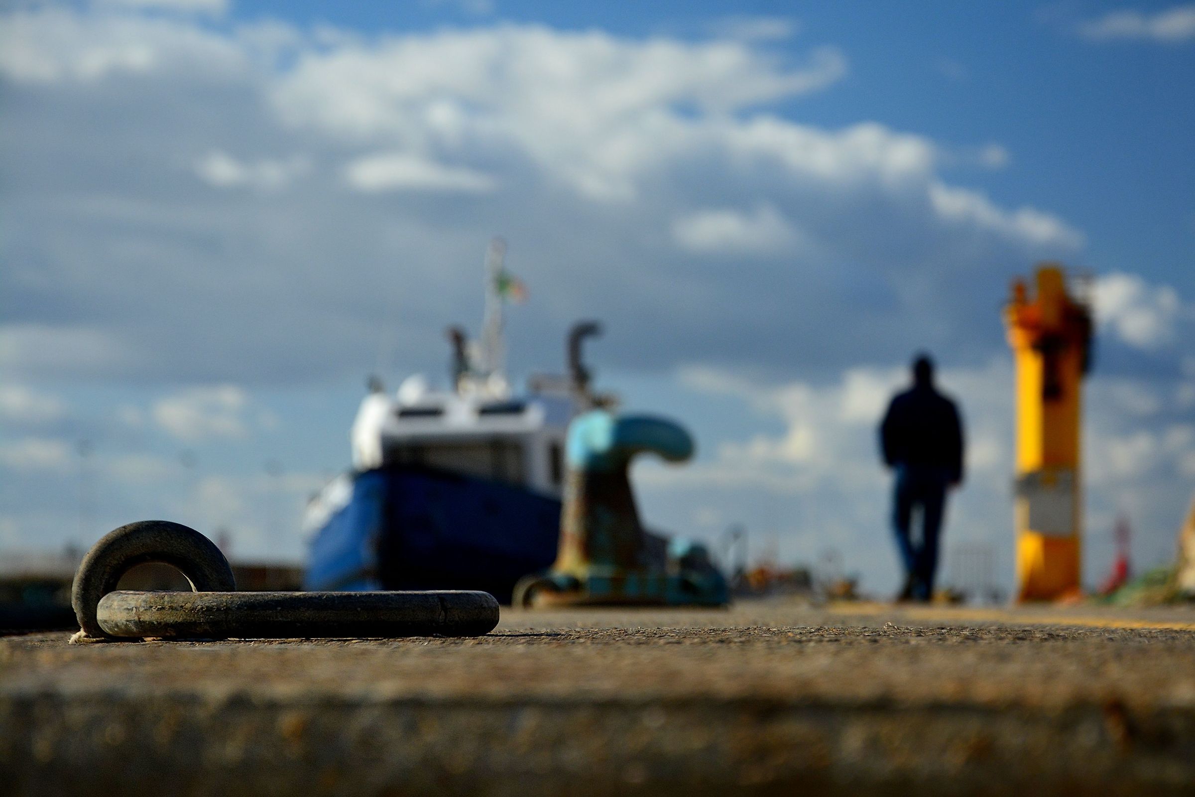 Hook. Sineddoche of a Quay