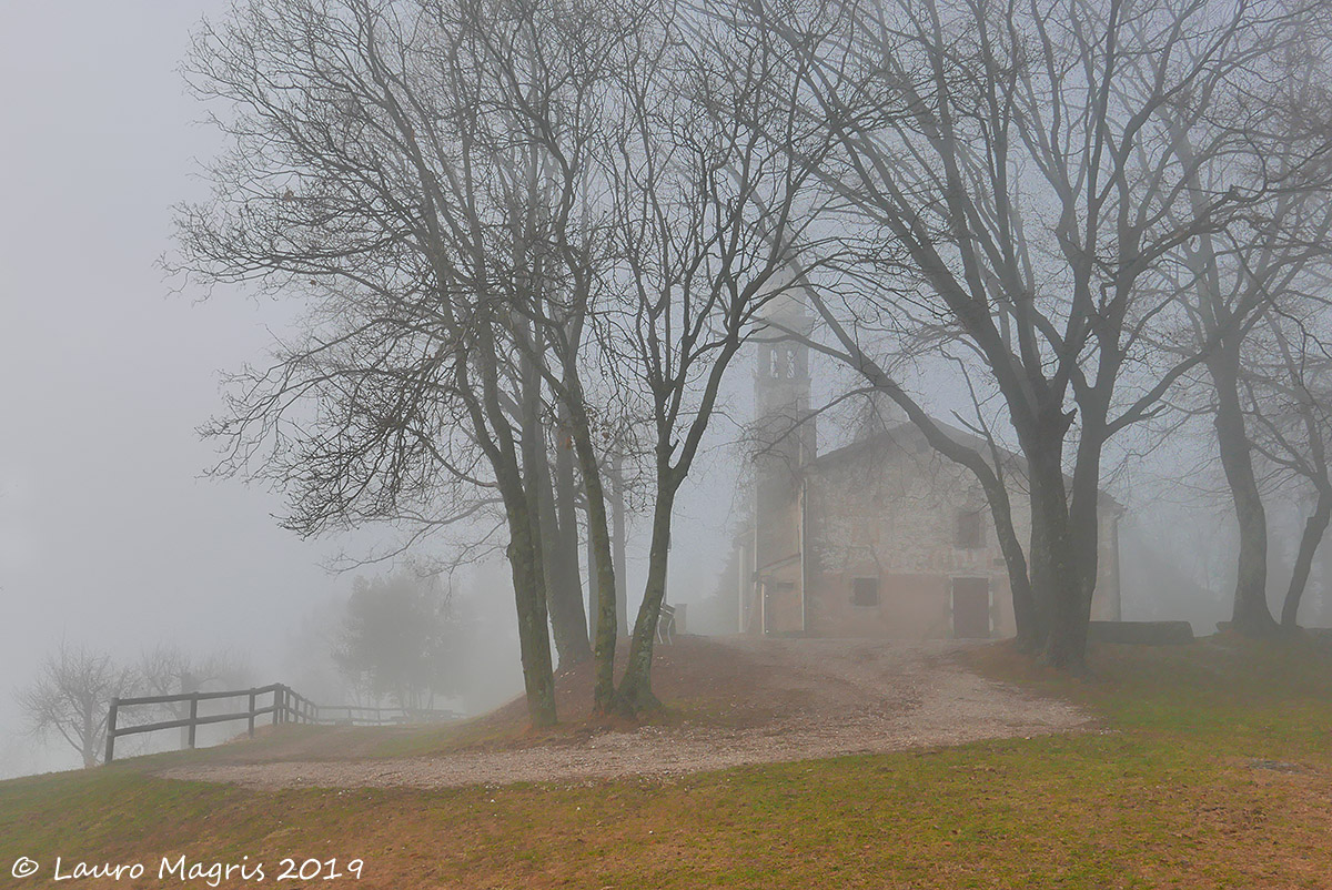 Eremo di San Gallo nella nebbia