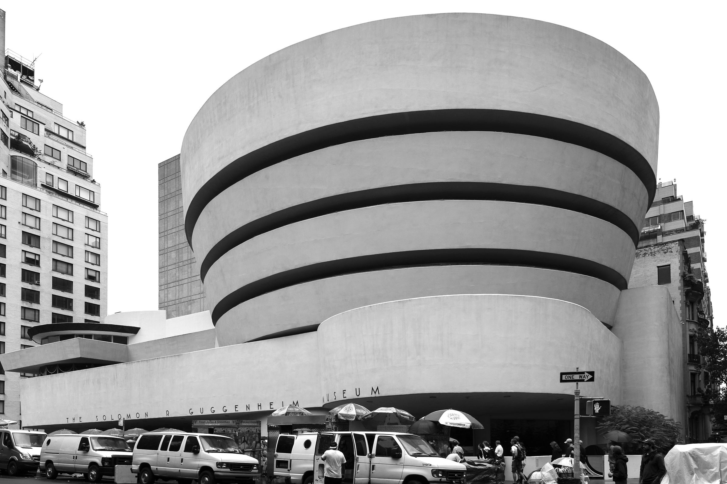 Frank Lloyd Wright, Guggenheim Museum, outside