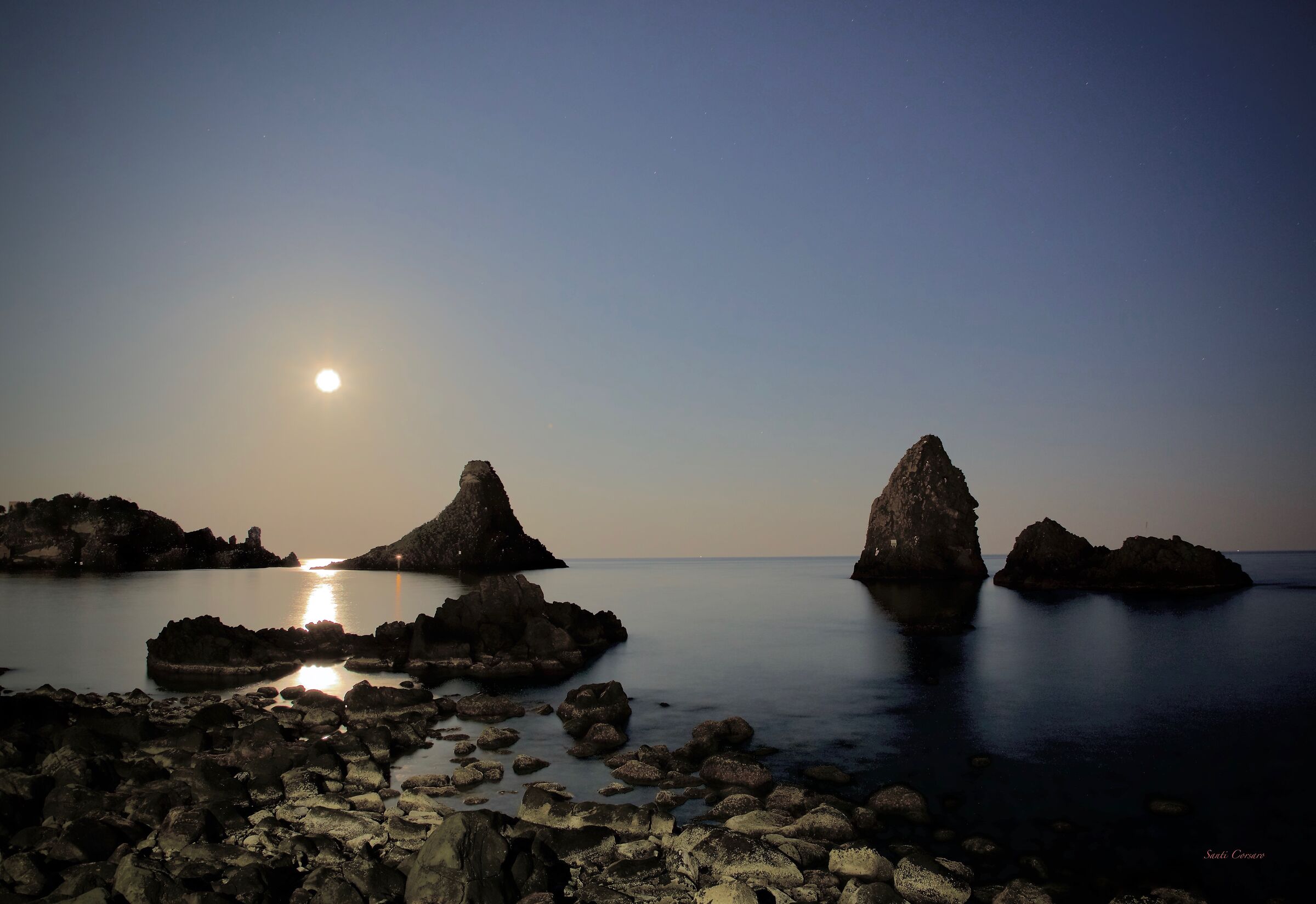 Sunrise? Sunset? Sun? Moon? Simply Acitrezza