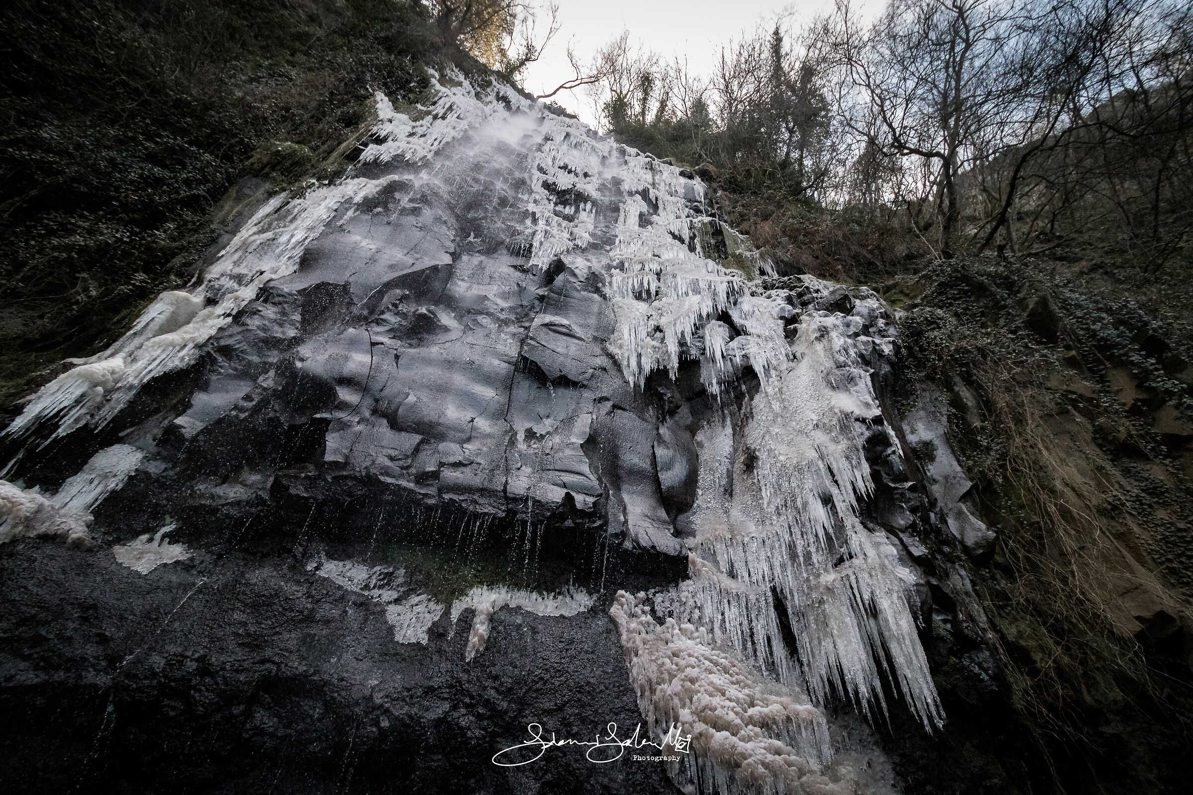 White ice on Black Basaltgrey