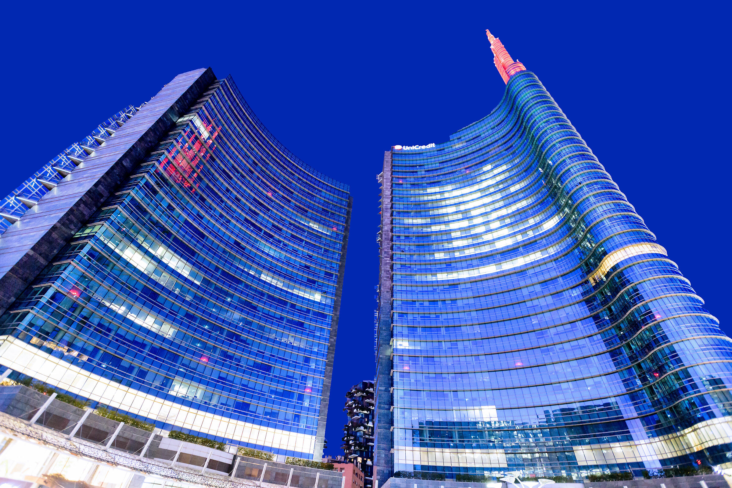 Milan Piazza Gae Aulenti (with Monopod)