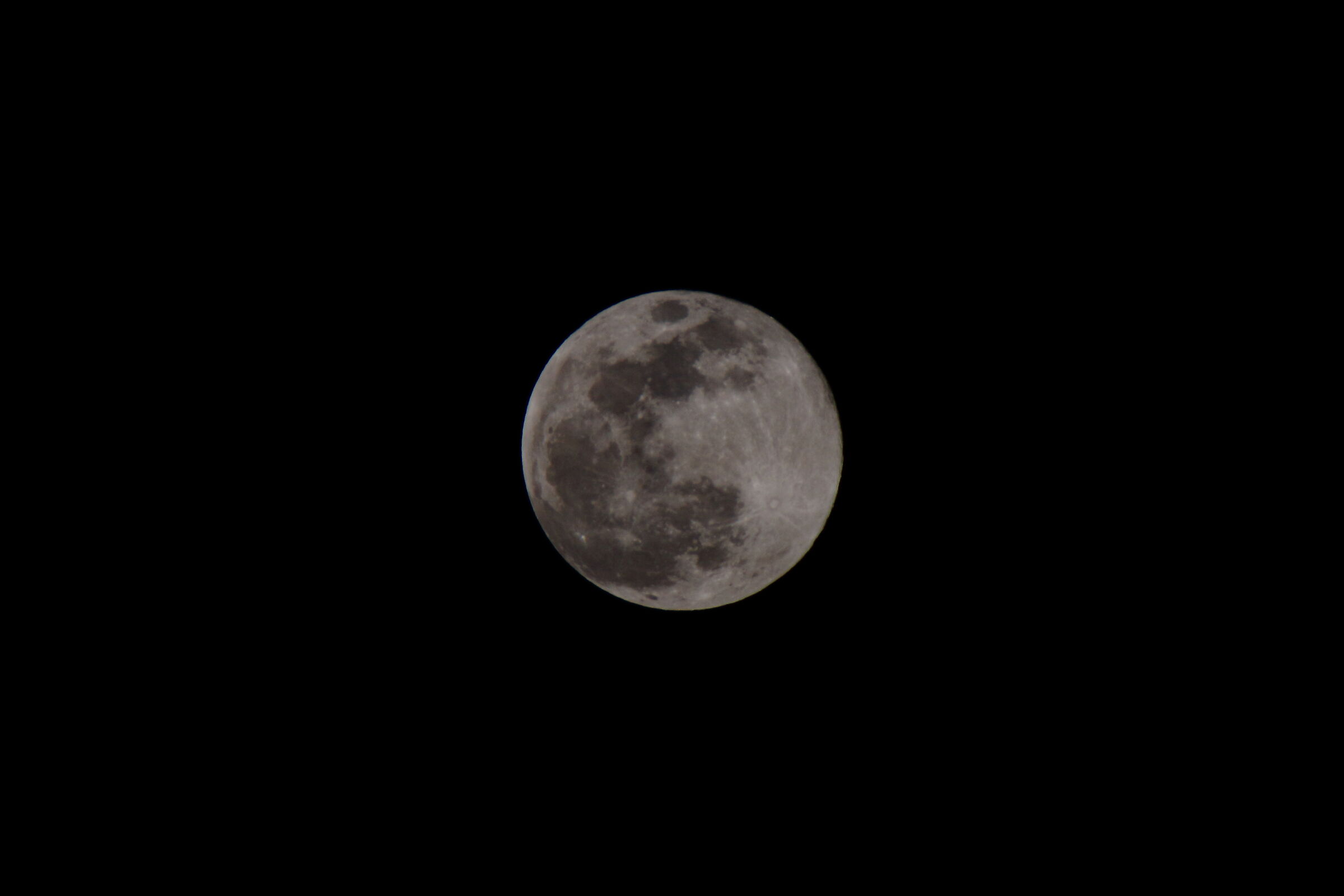 Zeiss Sonnar 200mm f2.8 (5.6) + 2x + 1.4 x (F16)