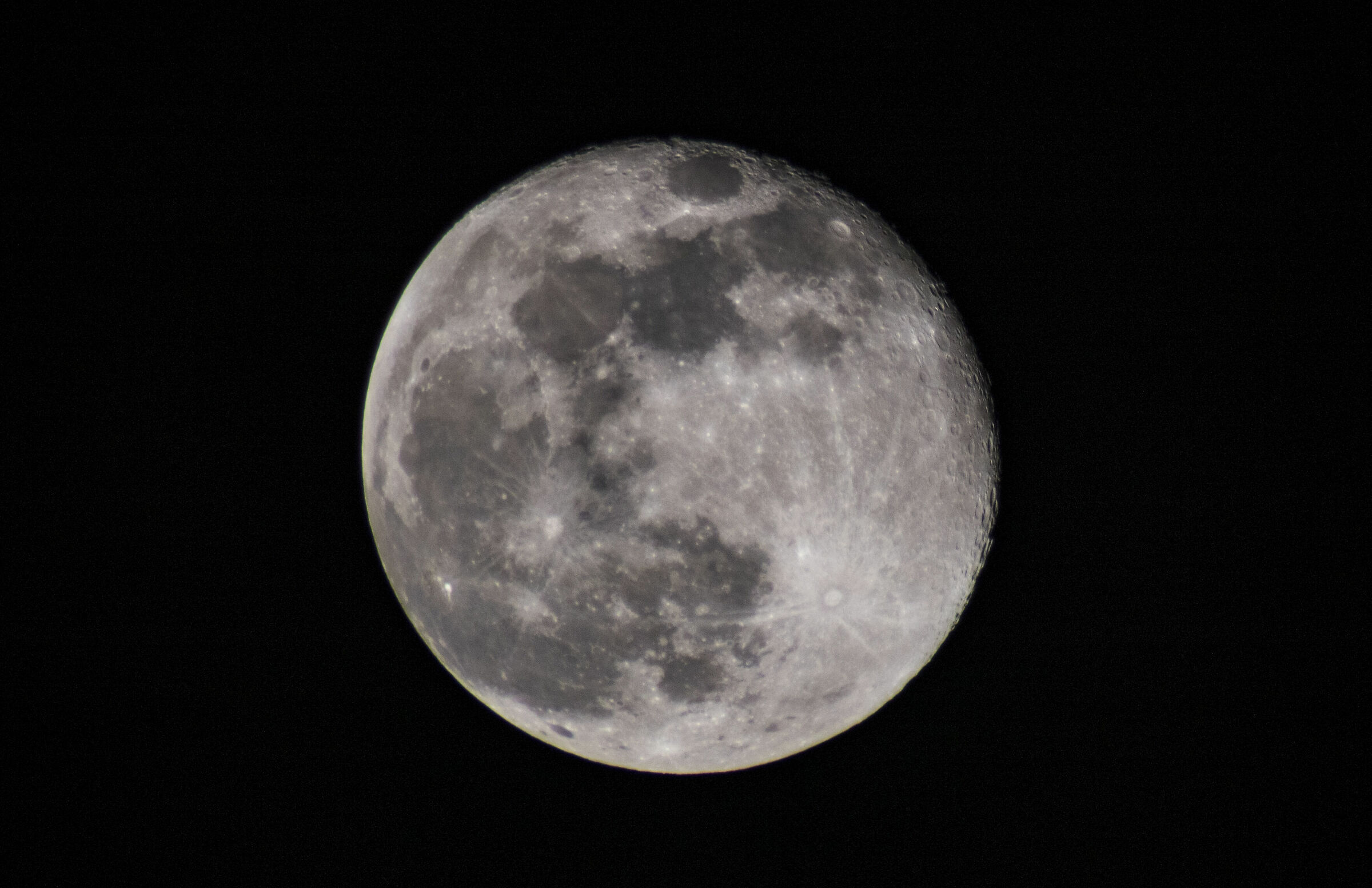 Walimex 600 Test-1300mm F8-16