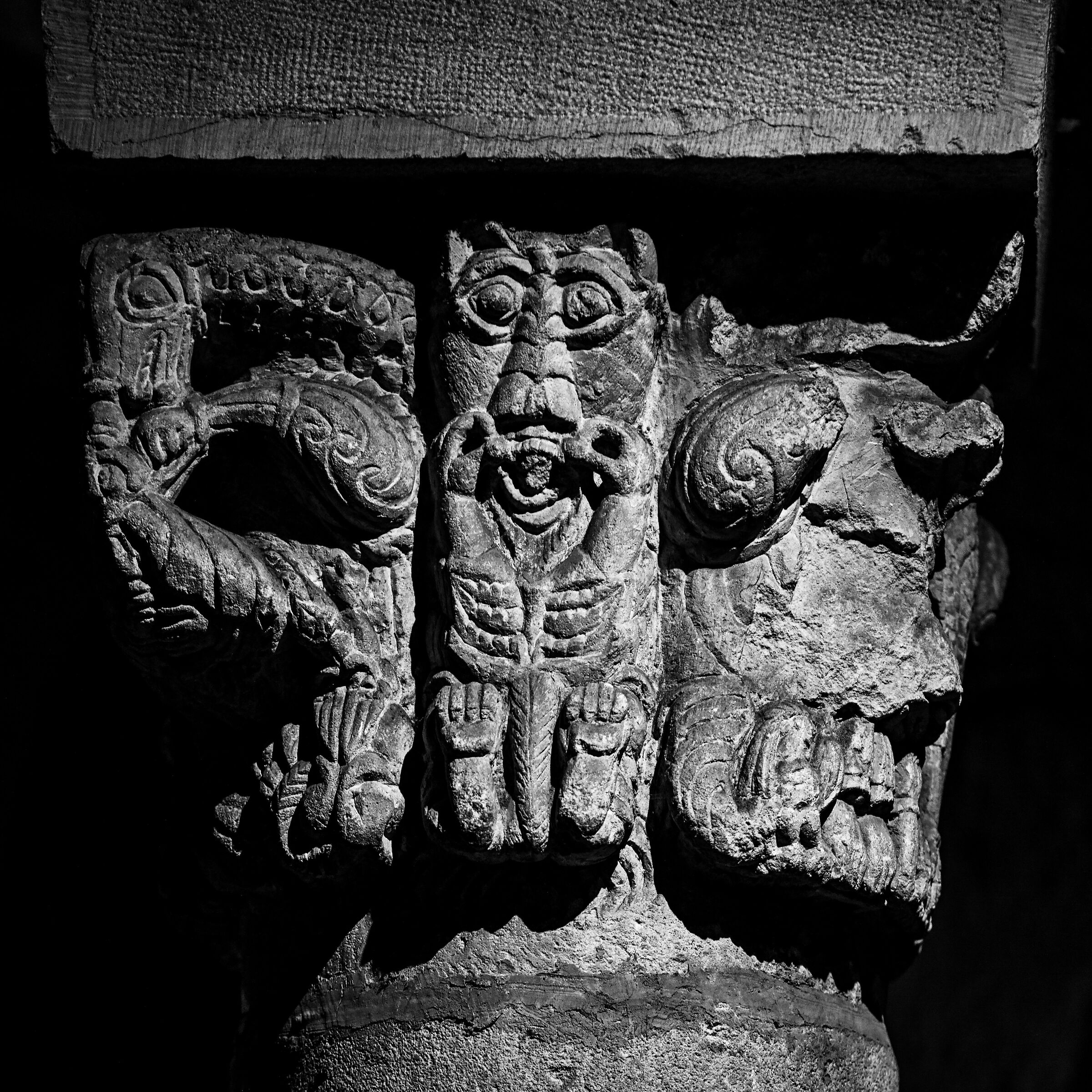 Un mostro antropofago nella rotonda di Saint Bénigne