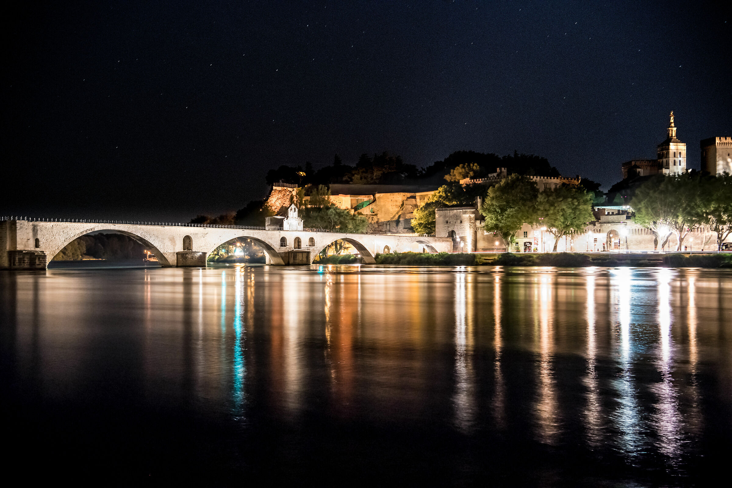 Sur Le Pont D'Avignon, la Nuit