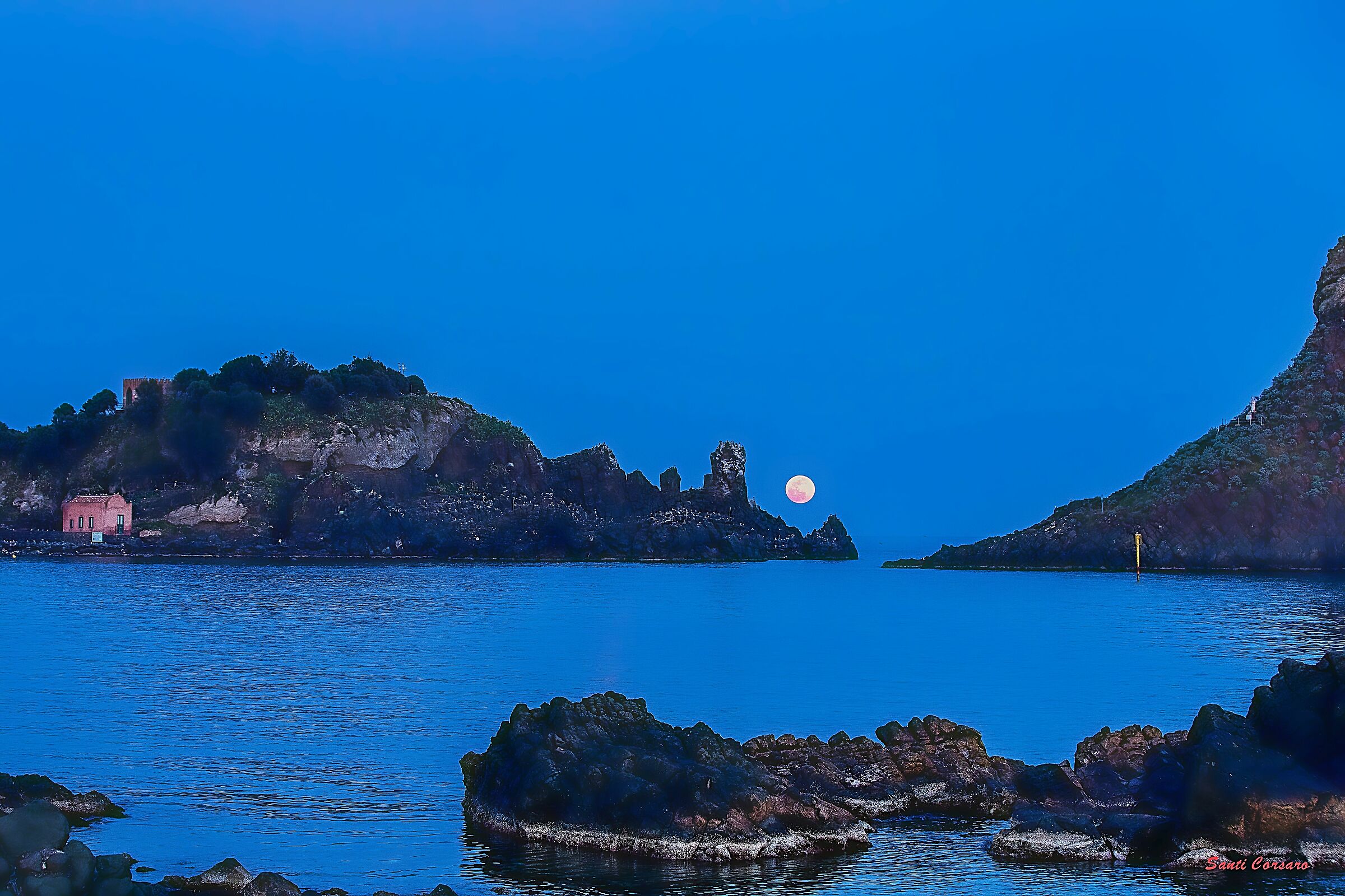 Azimut 82 gradi.Acitrezza