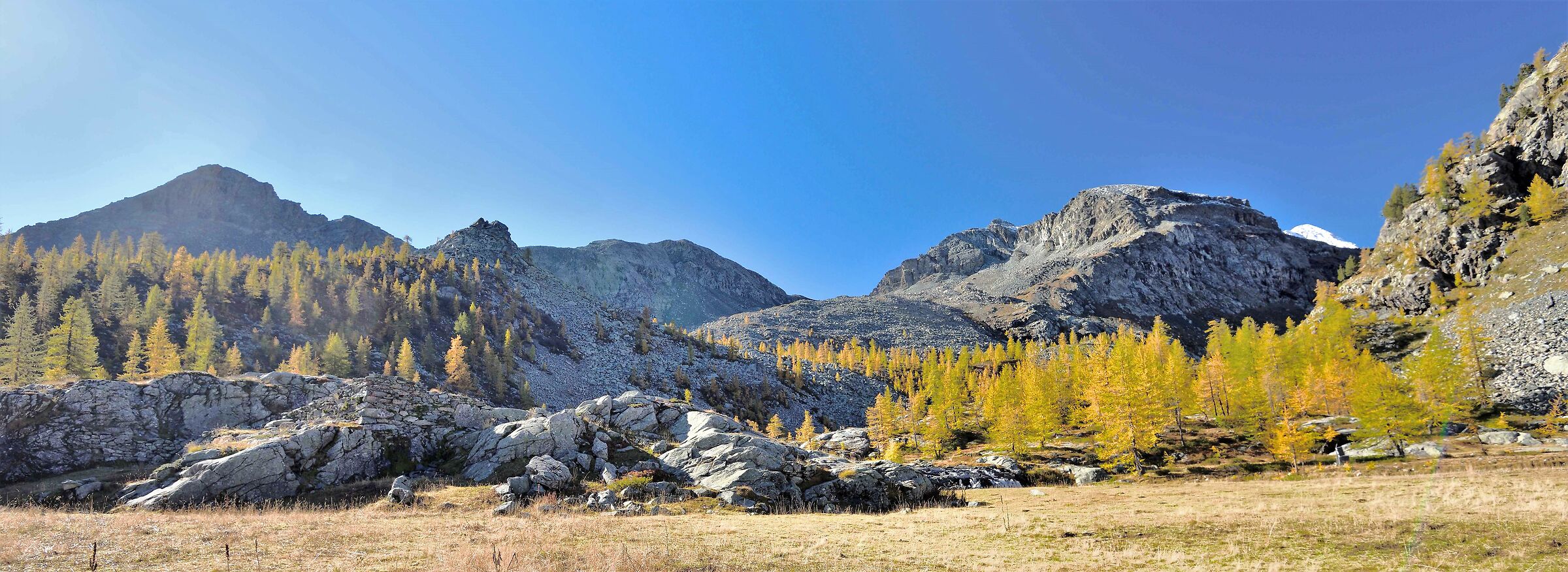 Behind the White Lake... The conch of the Rif. Barenvelopes