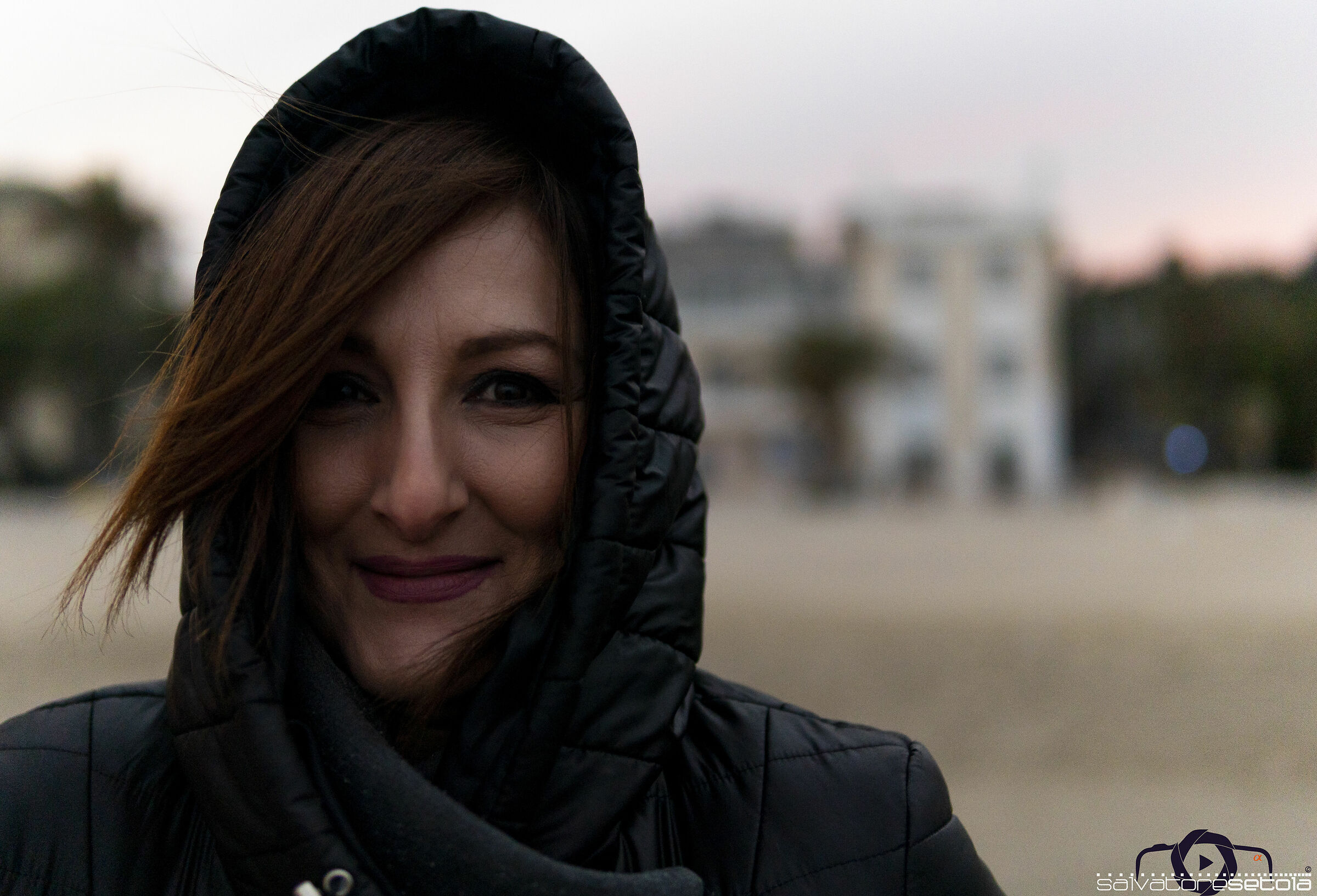 In spiaggia all'imbrunire