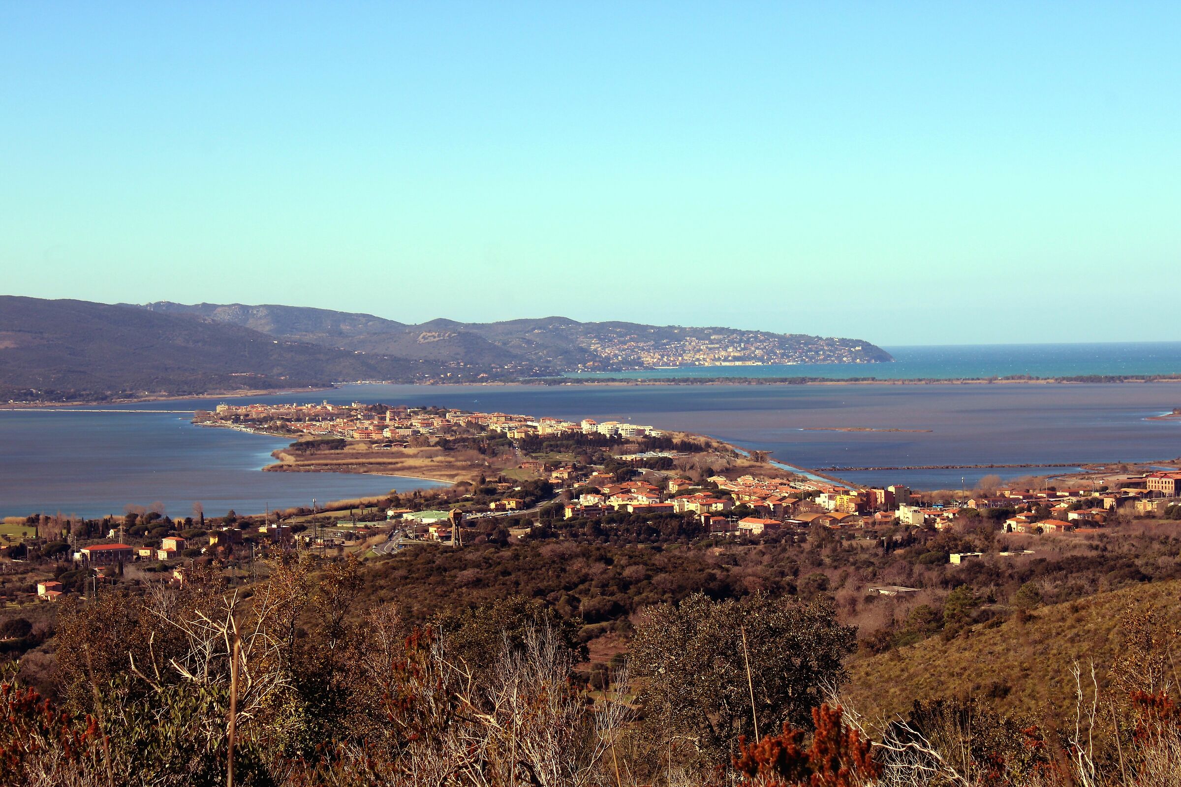 Orbetello dai poggi della Sipe Nobel