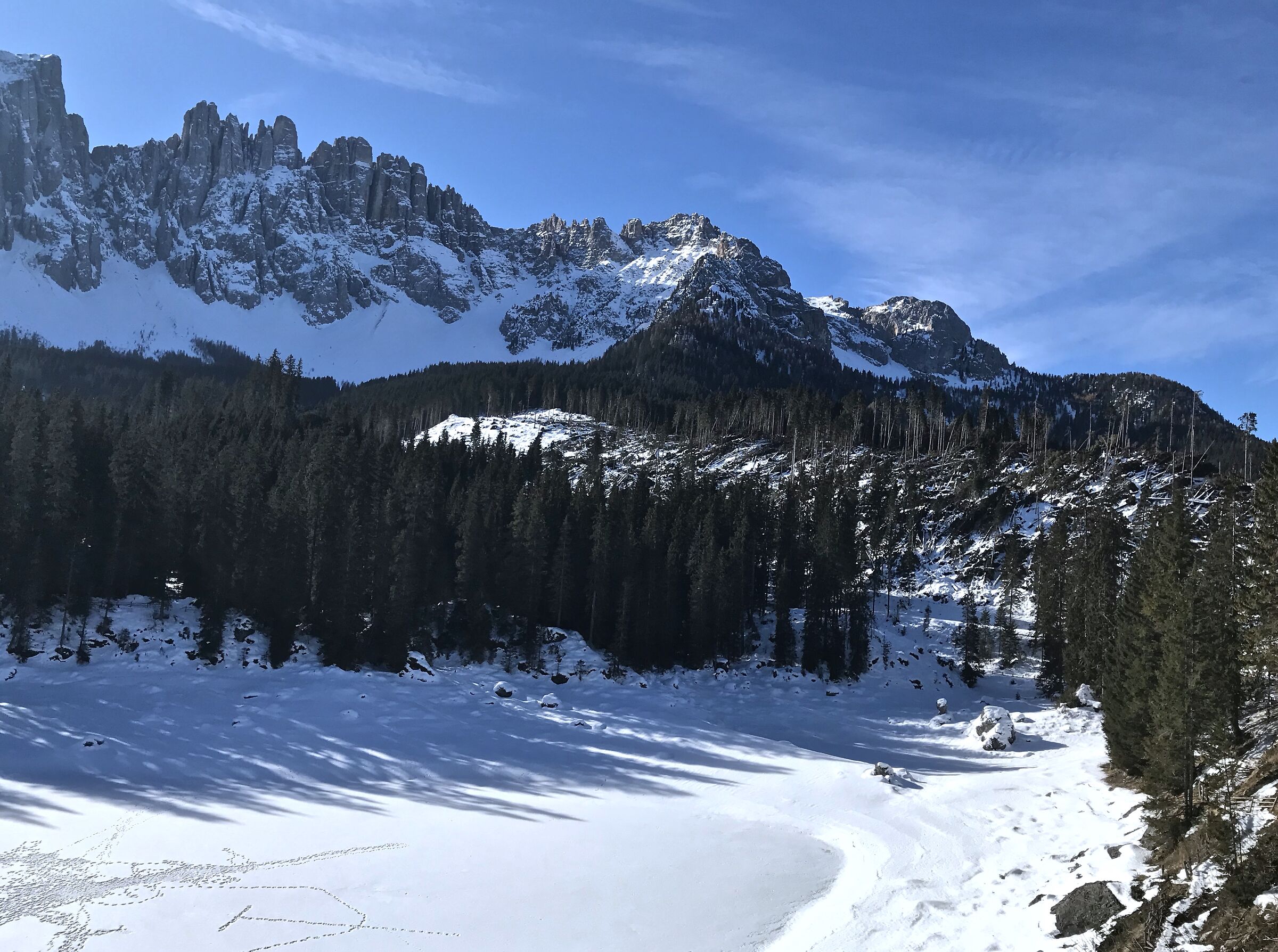 Il lago di Carezza ferito dal tornado