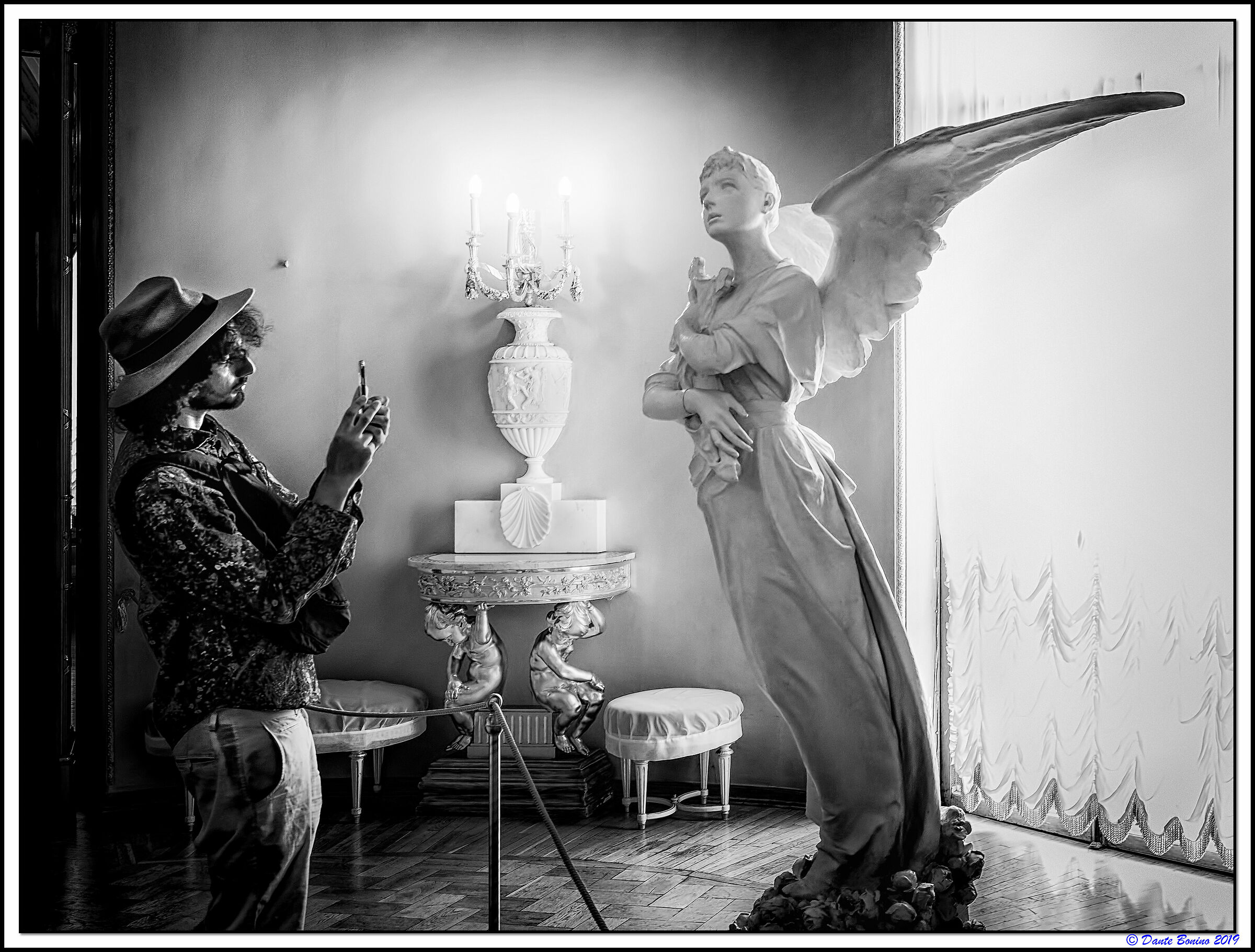 Contrasts at Yusupov Palace