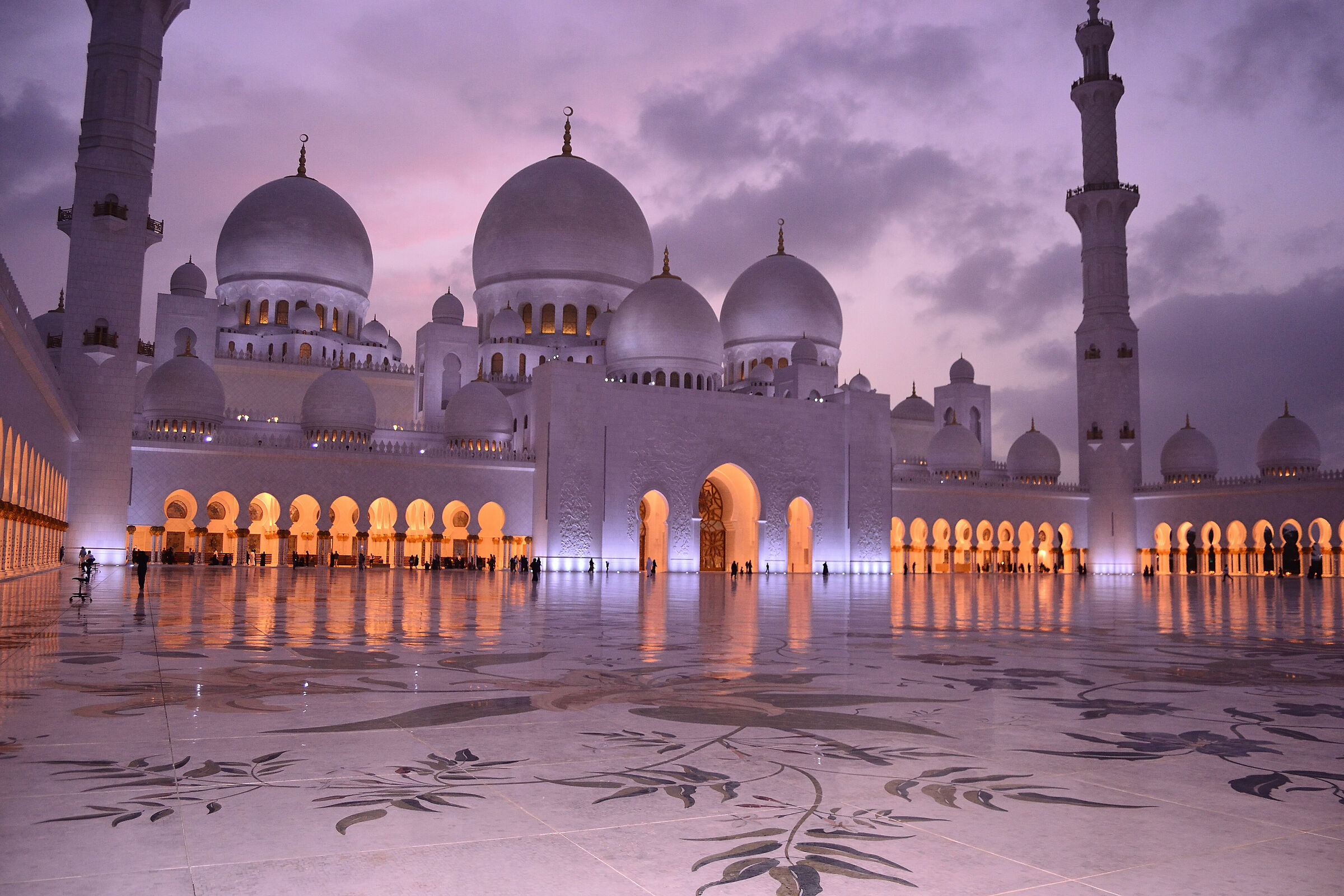 Sheikh Zayed at sunset