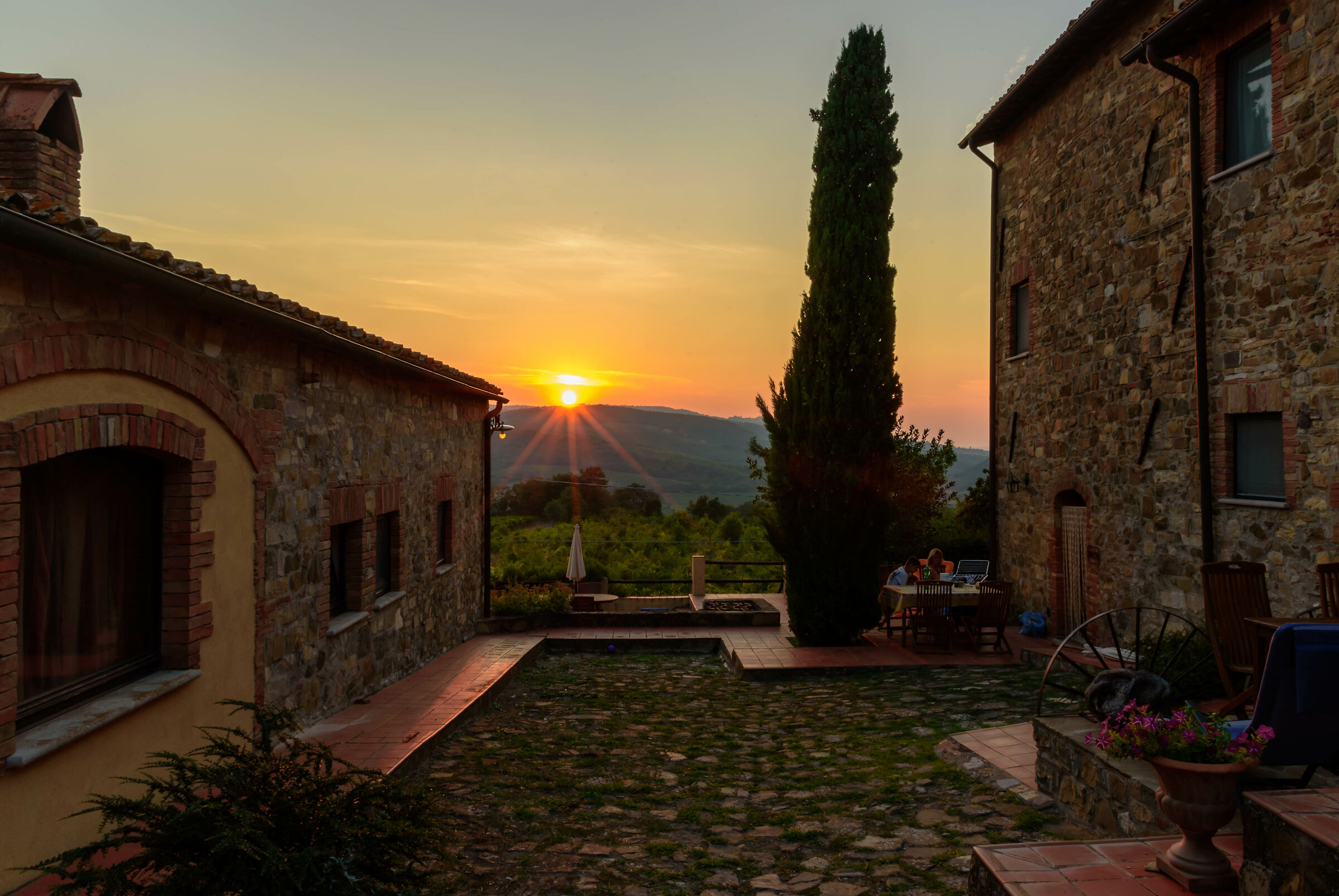 Tramonto verso Montalcino