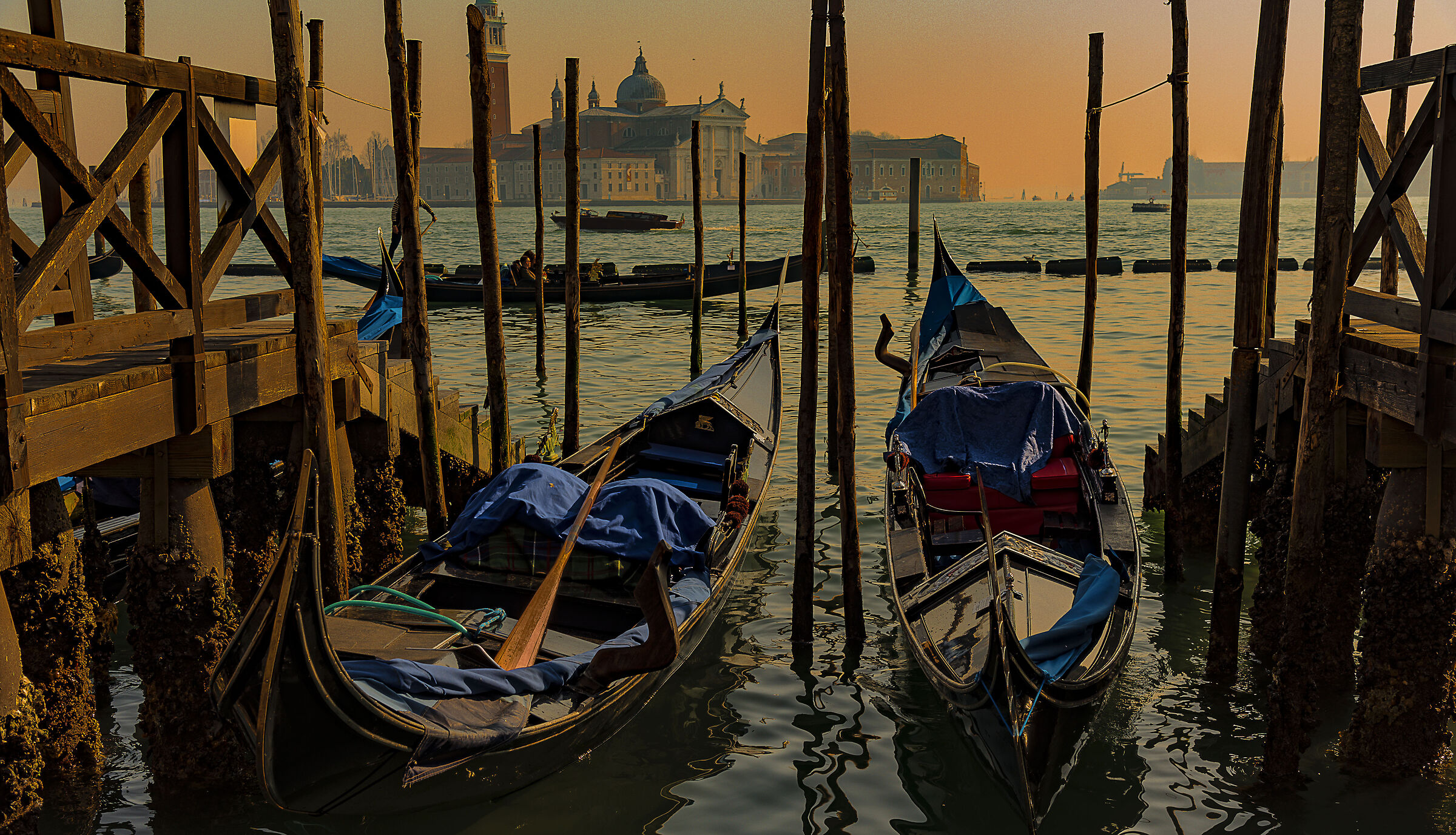 Gondole al tramonto