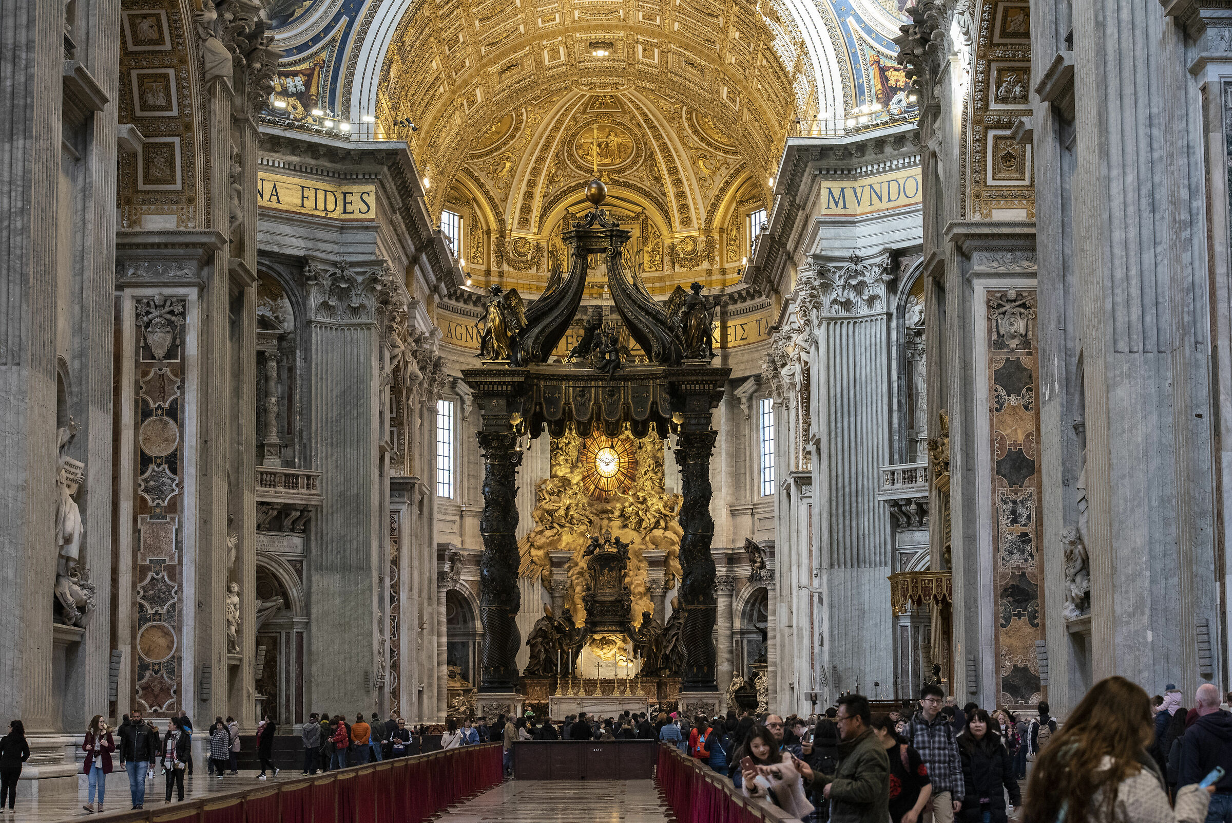 Interno Basilica San Pietro