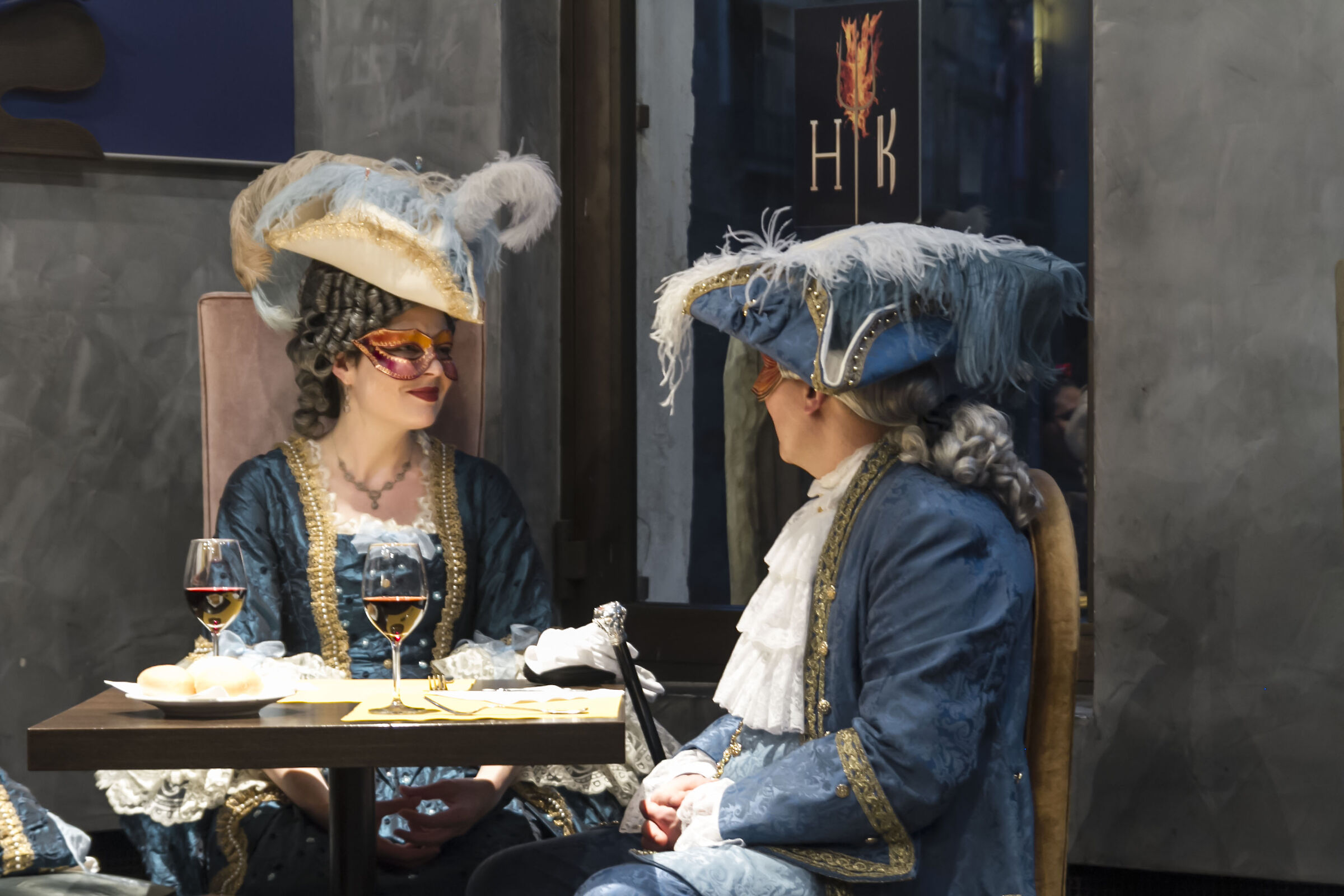 Dentro ad una maschera