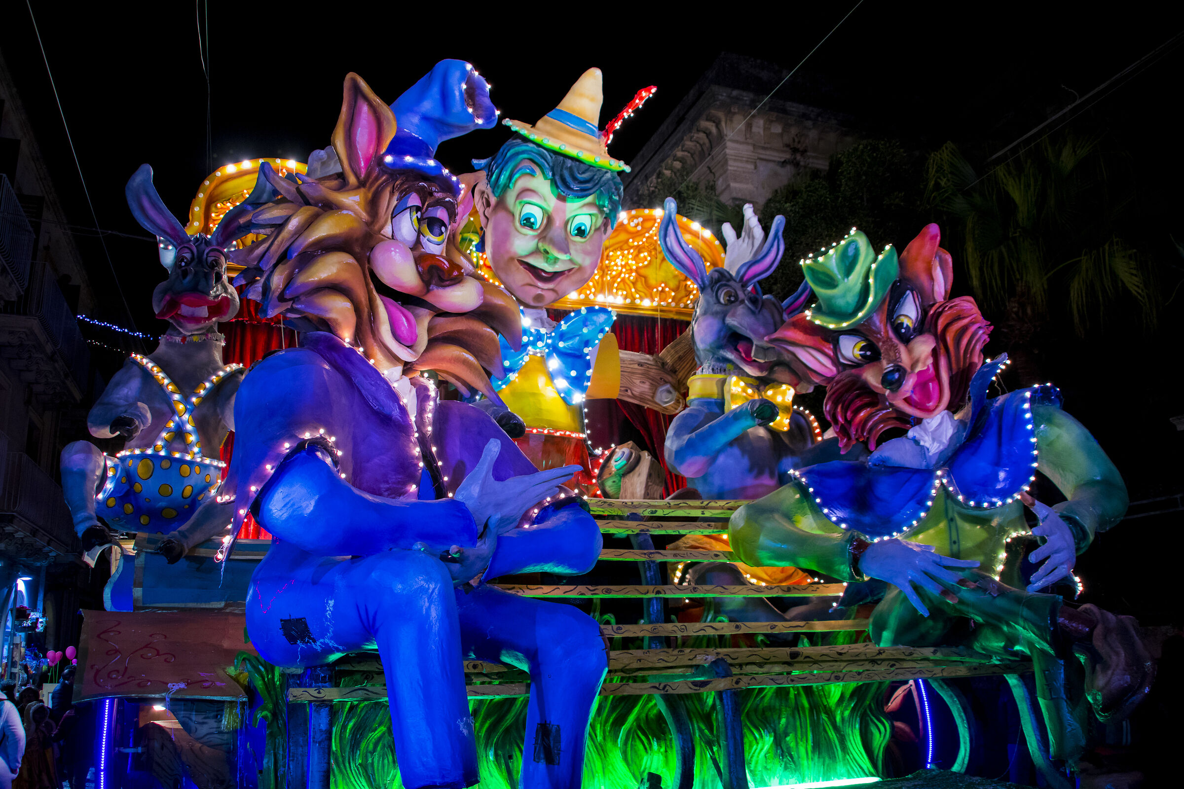 Acireale Carnevale 2019 il gatto e la volpe