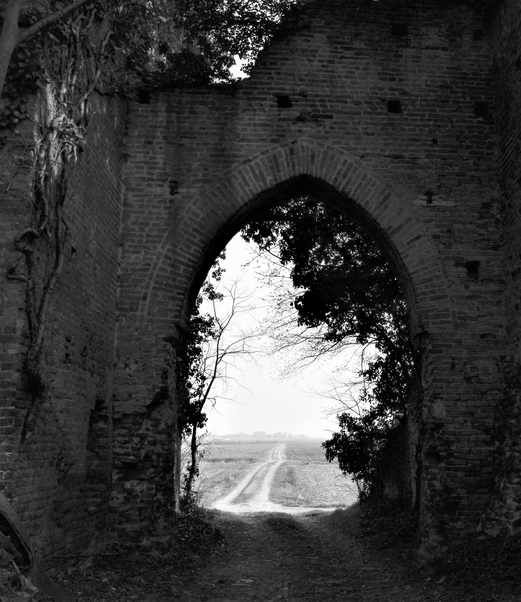 But that portal of the Castle.... Marcondirodirondo '.....