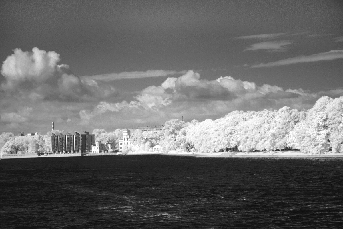 Infrarosso sulla Neva (Ru)