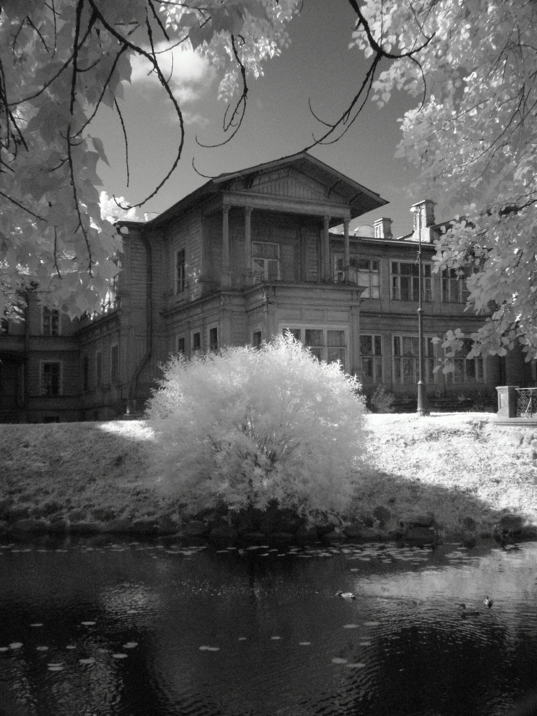 Infrarosso sulla Neva (Ru)