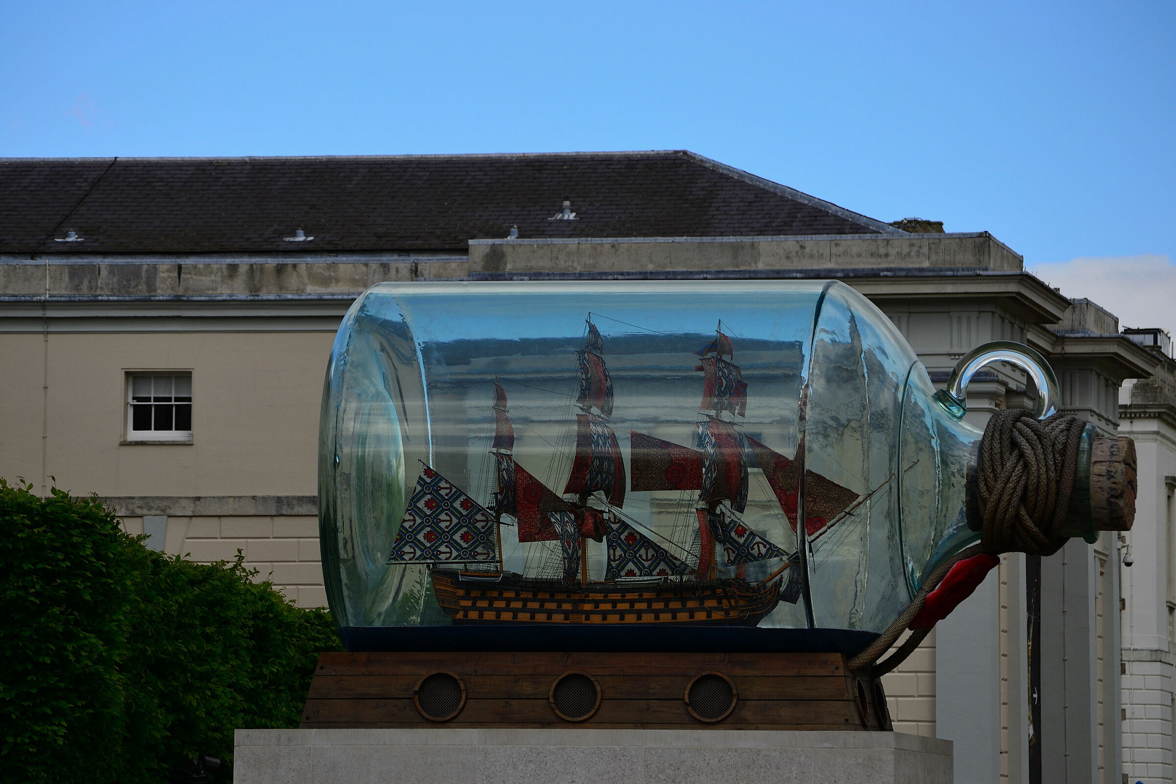 Sails explained in the absence of wind