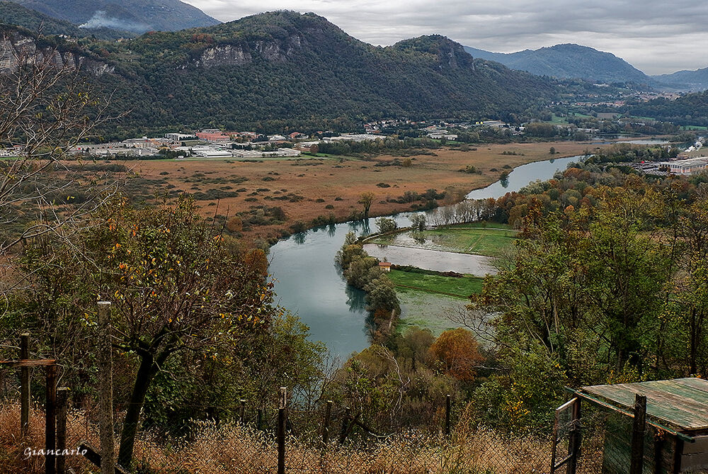 dopo il temporale fiume e campi pieni