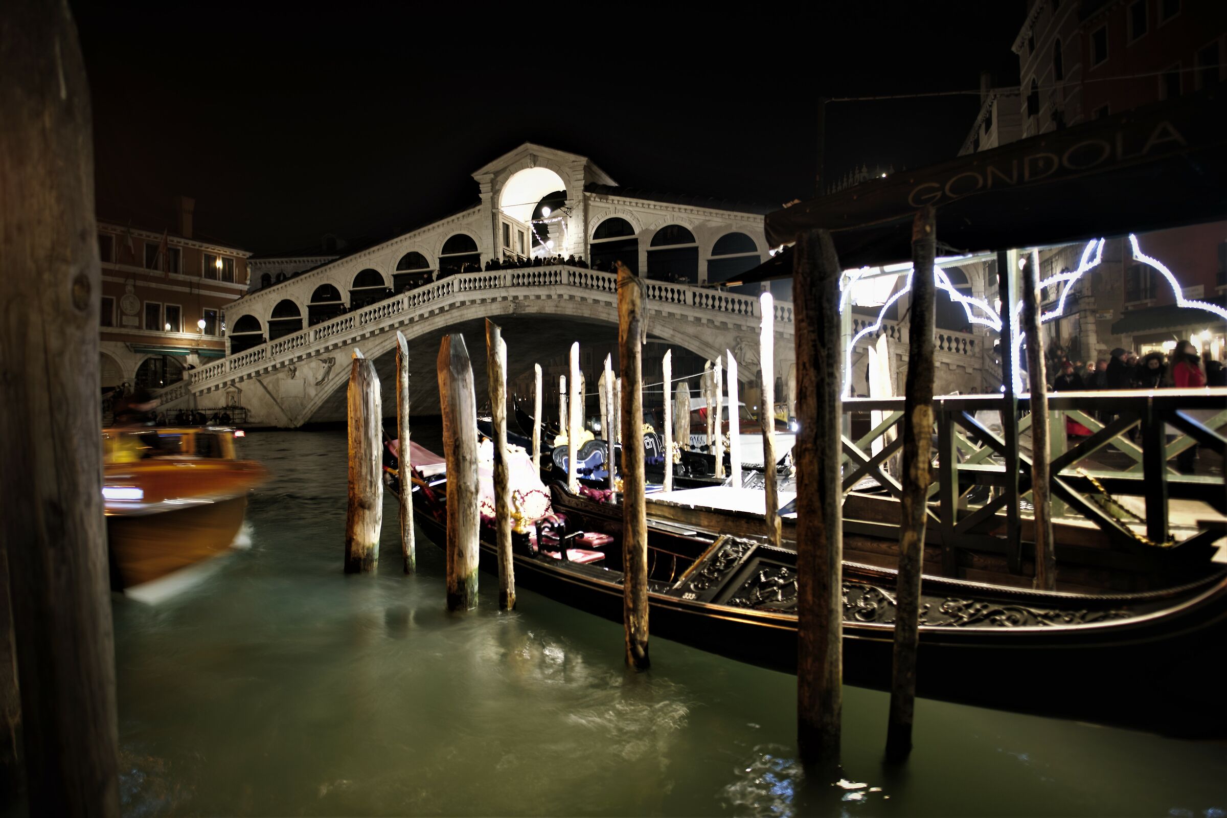 gondole sotto Rialto...