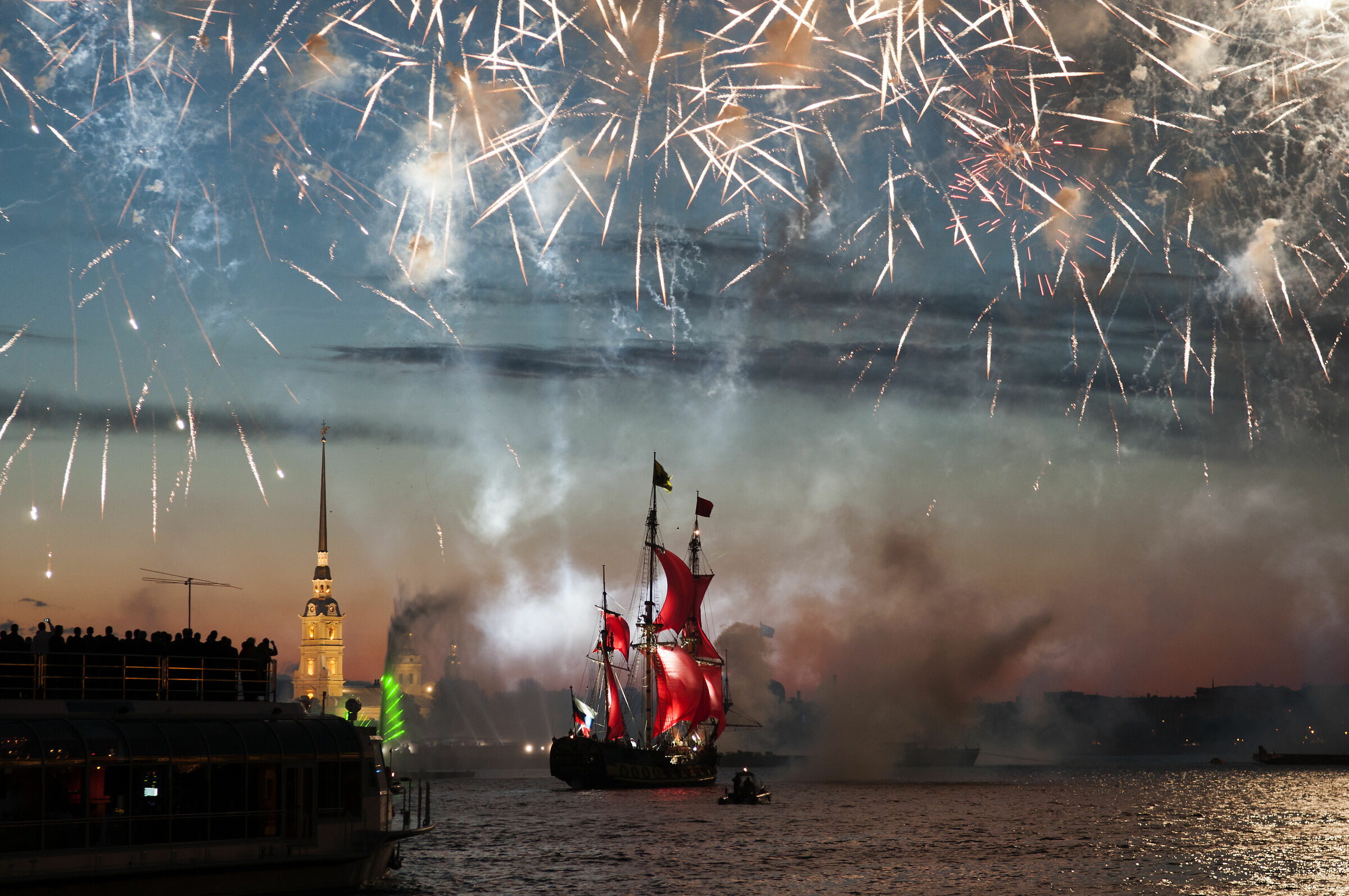 Festa sulla Neva a San Pietroburgo (Ru)