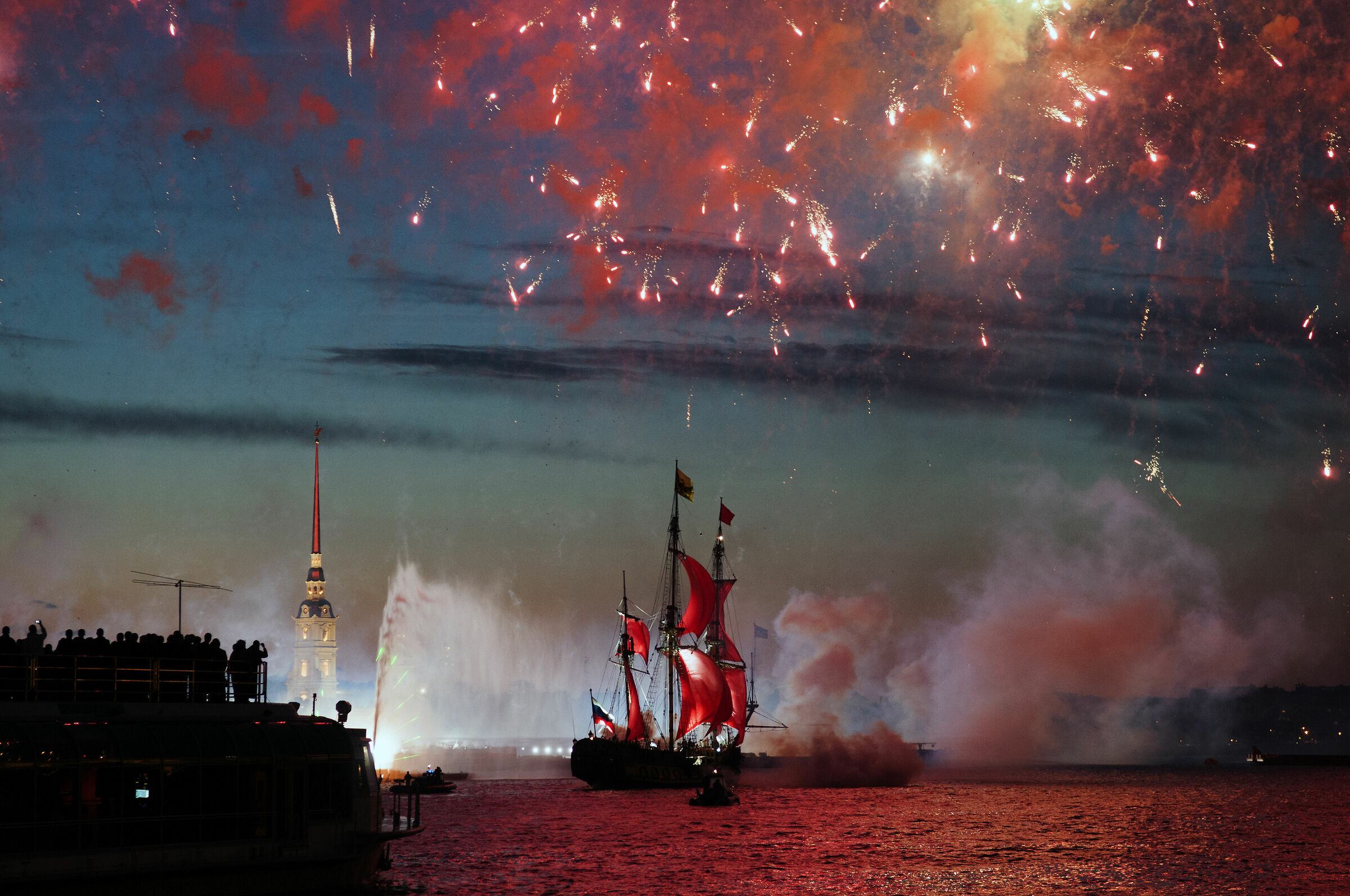 Festa sulla Neva a San Pietroburgo (Ru)